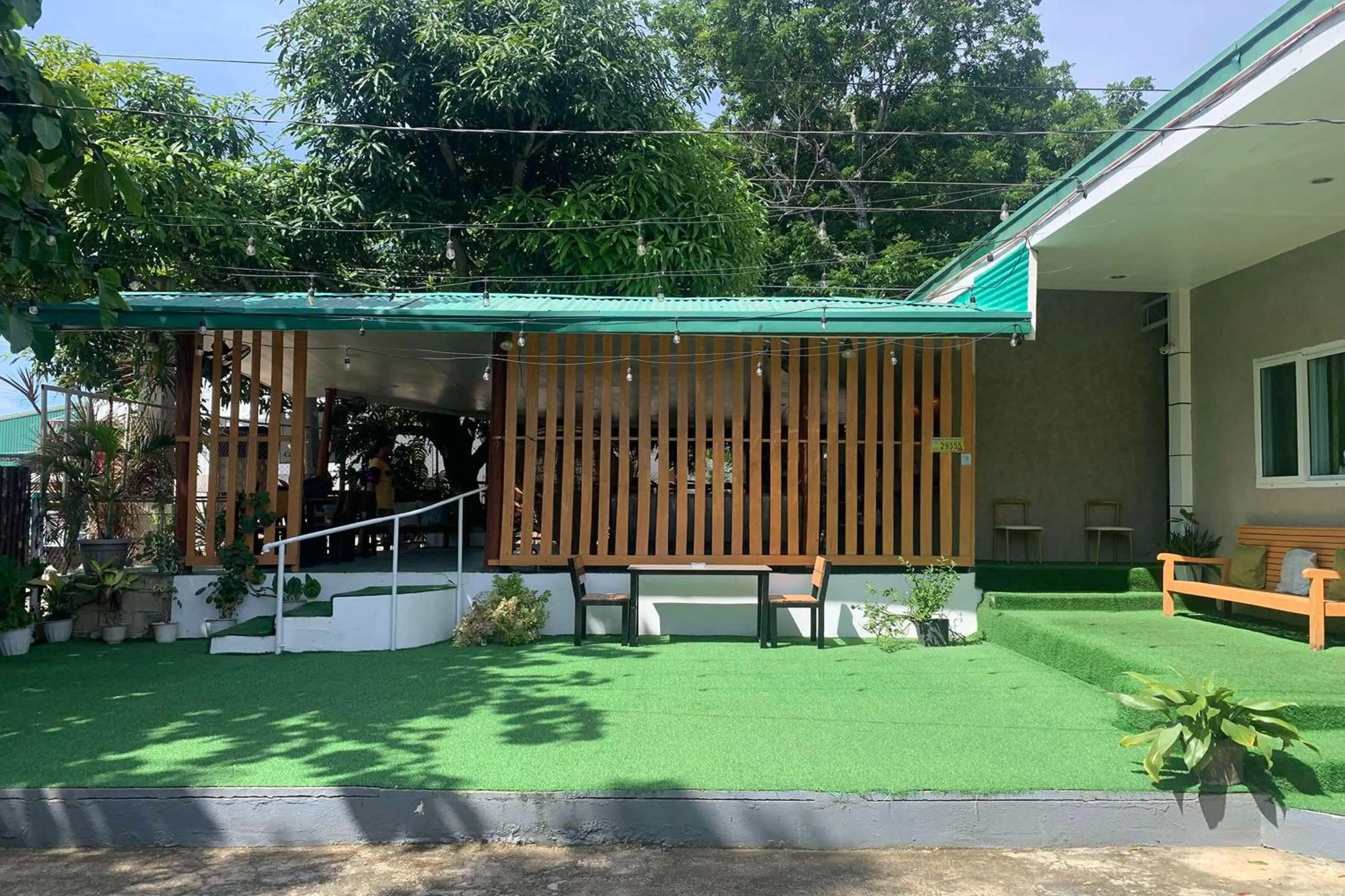 Property building in Green Dale's Travellers Inn Puerto Princesa