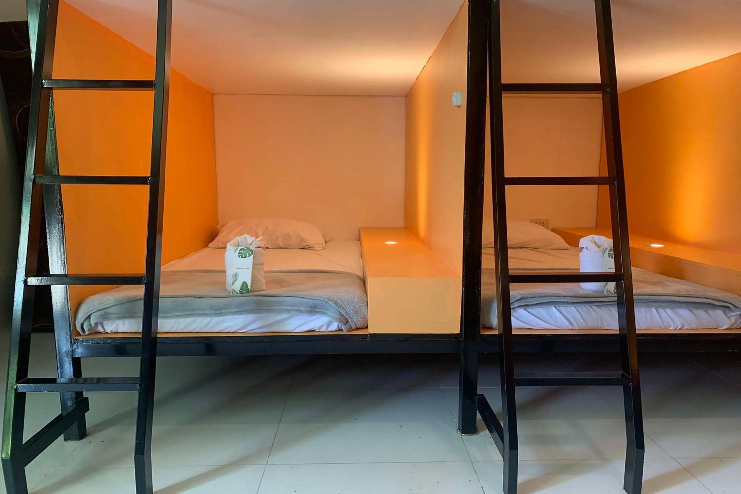 Bedroom, Bed in Green Dale's Travellers Inn Puerto Princesa