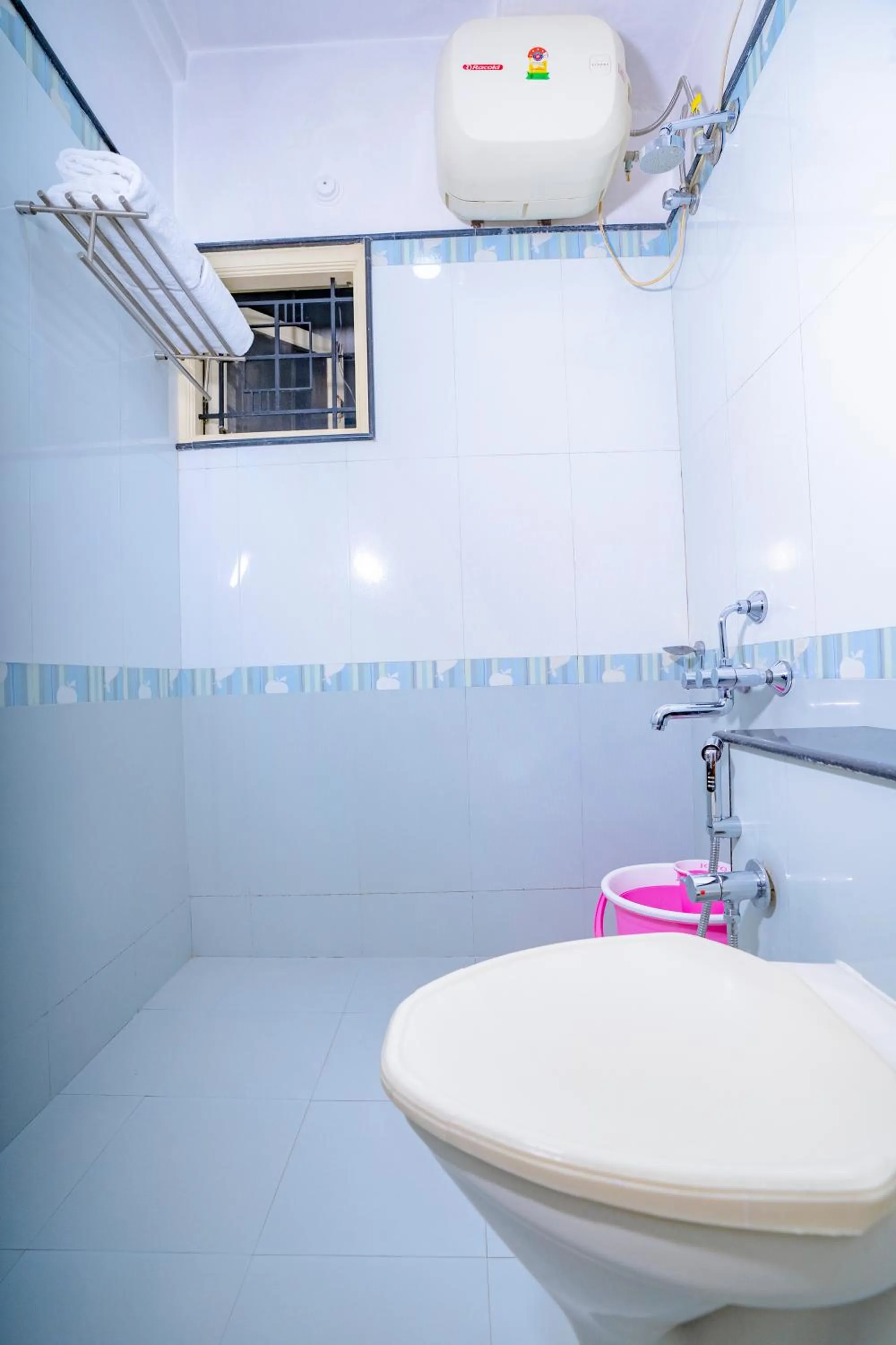 Shower in SS Mystic Apartotel