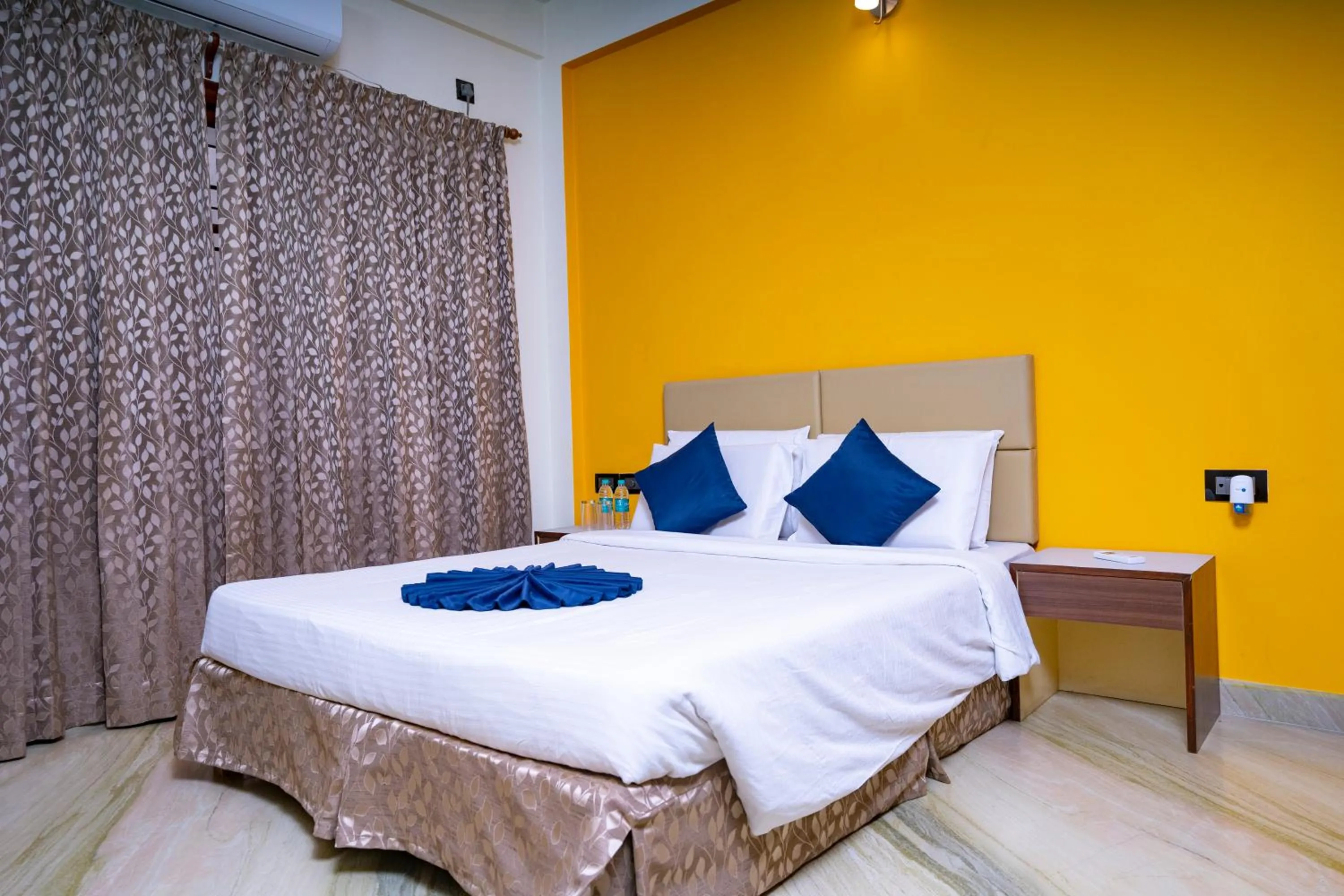 Bedroom, Bed in SS Mystic Apartotel