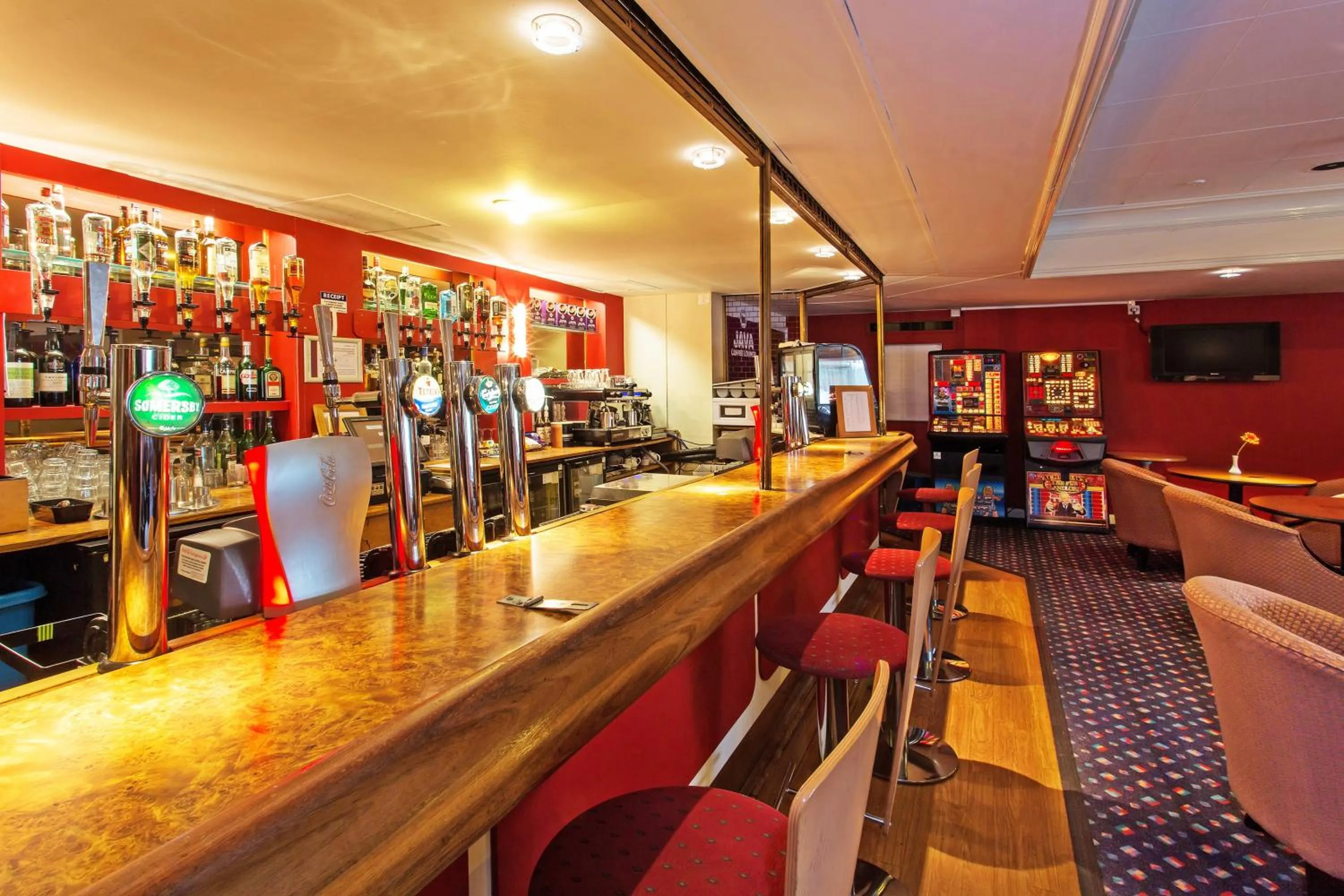 Drinks in Britannia Hotel Leeds