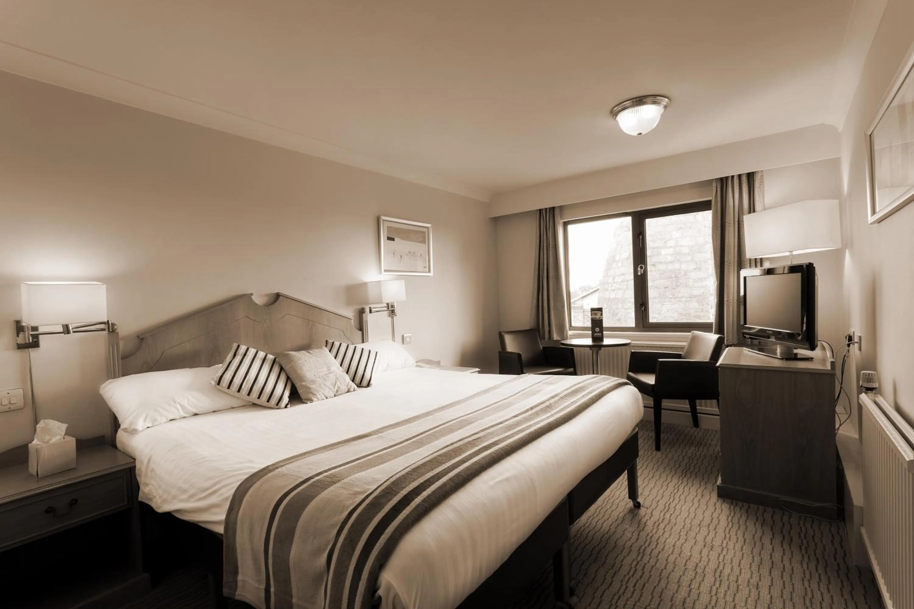 Bed in Britannia Hotel Leeds