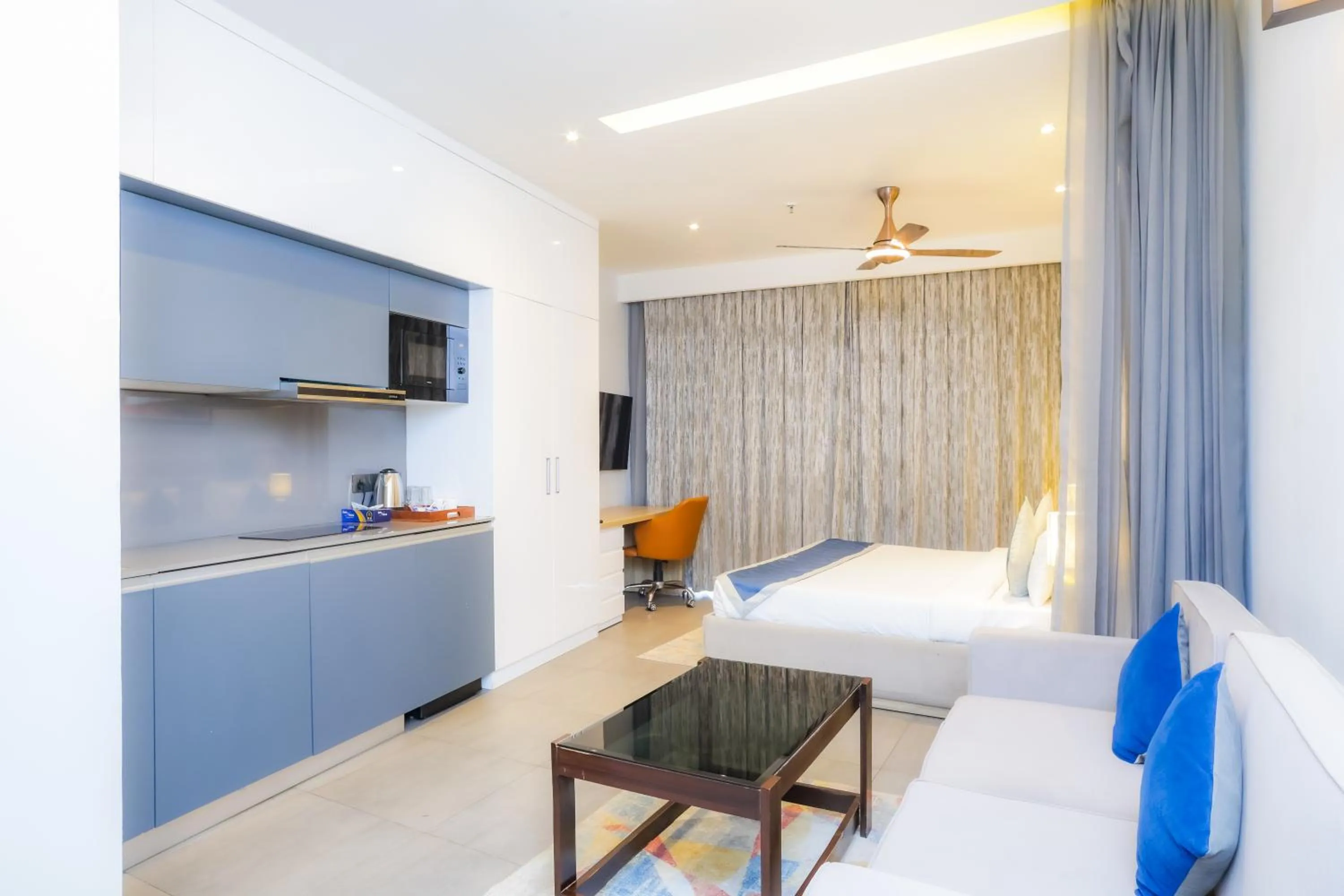 Bedroom, Bed in Hotel Livbox at Supernova