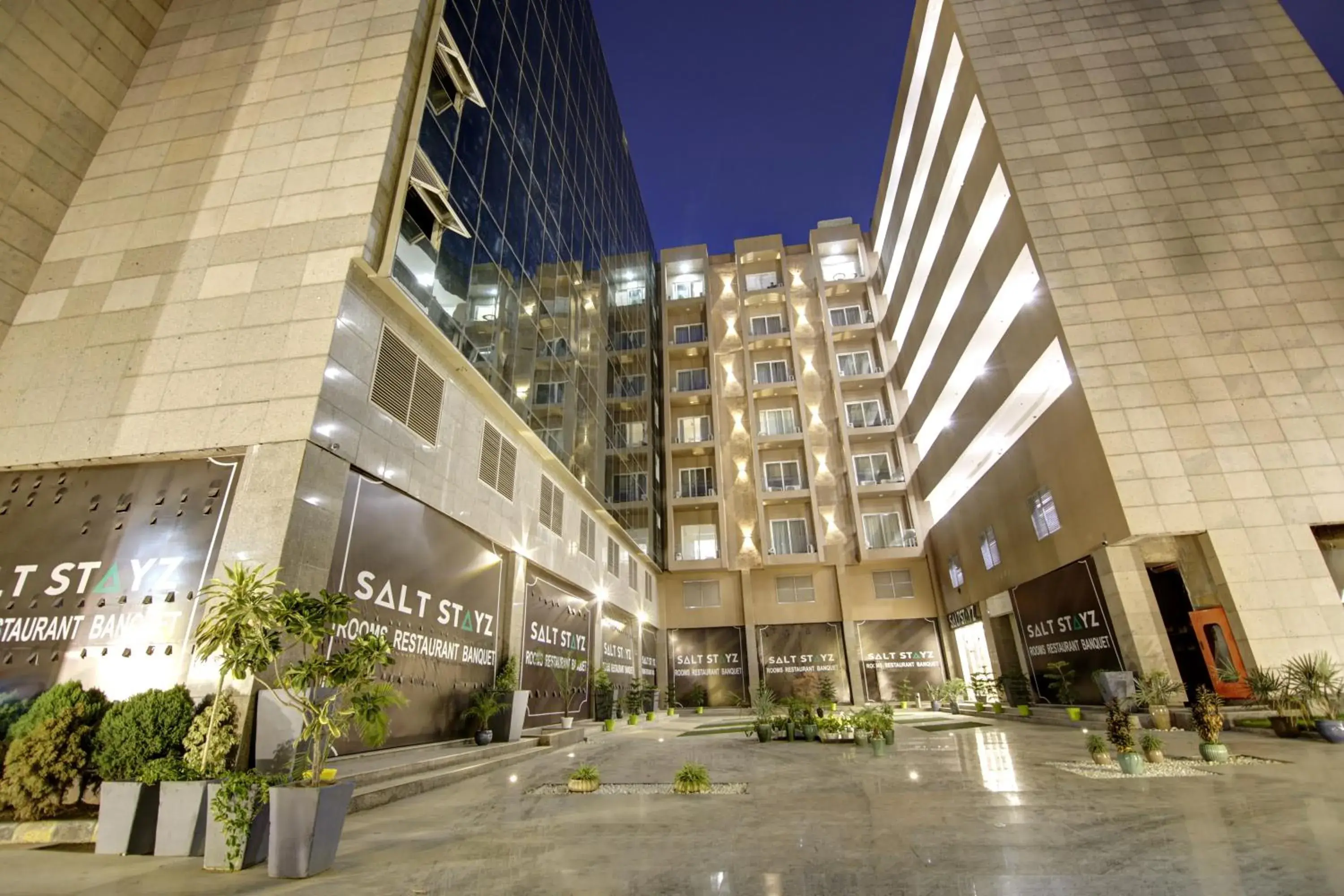 Property building in Saltstayz Premier - Golf Course Extension Road Property building in Saltstayz Premier - Golf Course Extension Road