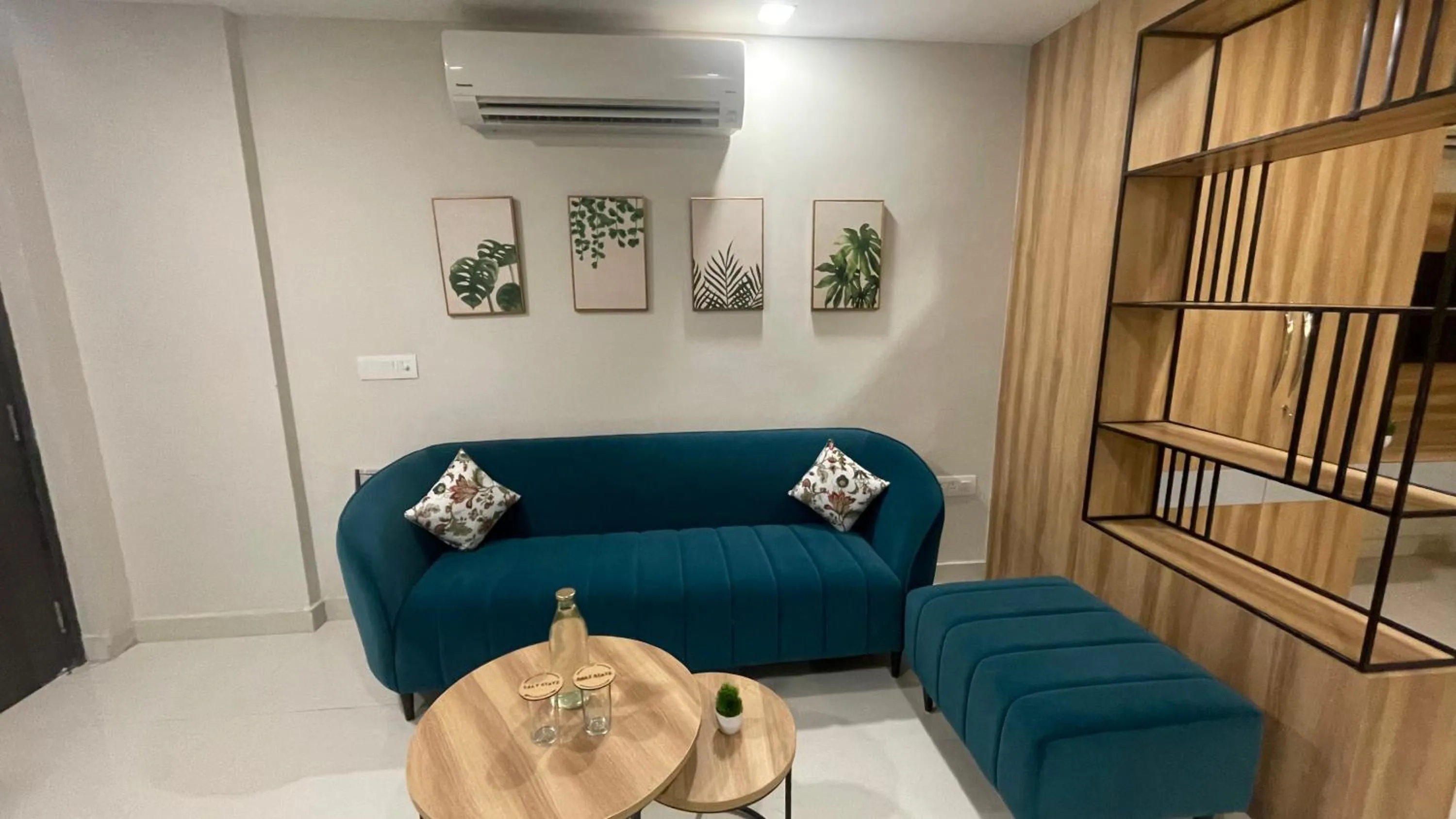 Living room in Saltstayz Premier - Golf Course Extension Road