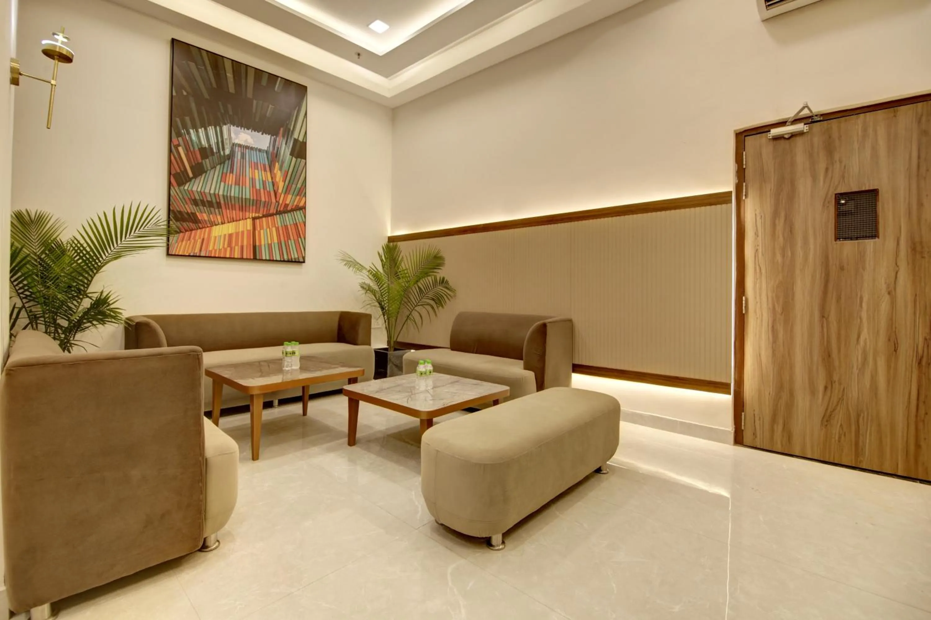 Seating area in Saltstayz Premier - Golf Course Extension Road