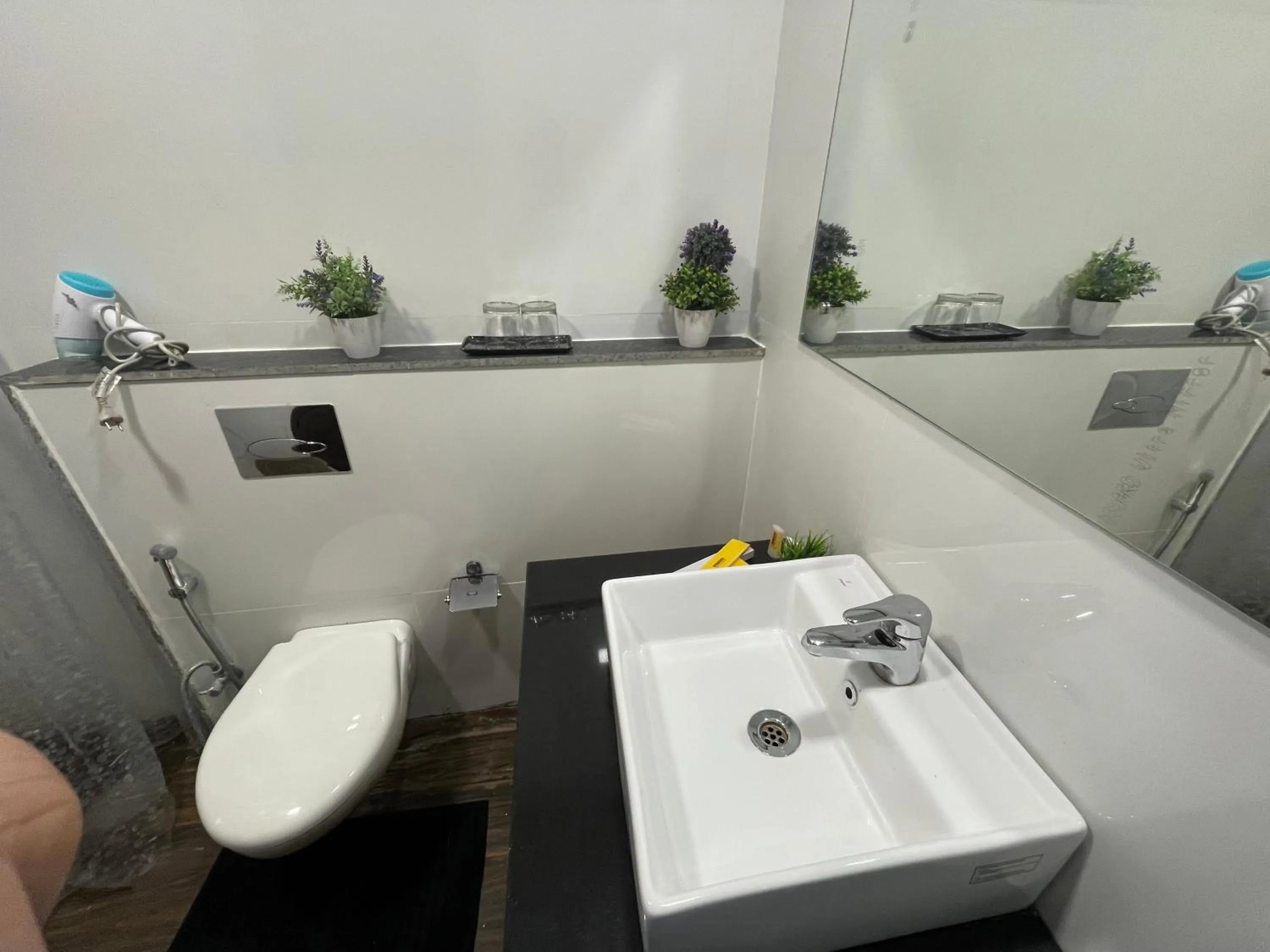 Toilet in Saltstayz Premier - Golf Course Extension Road