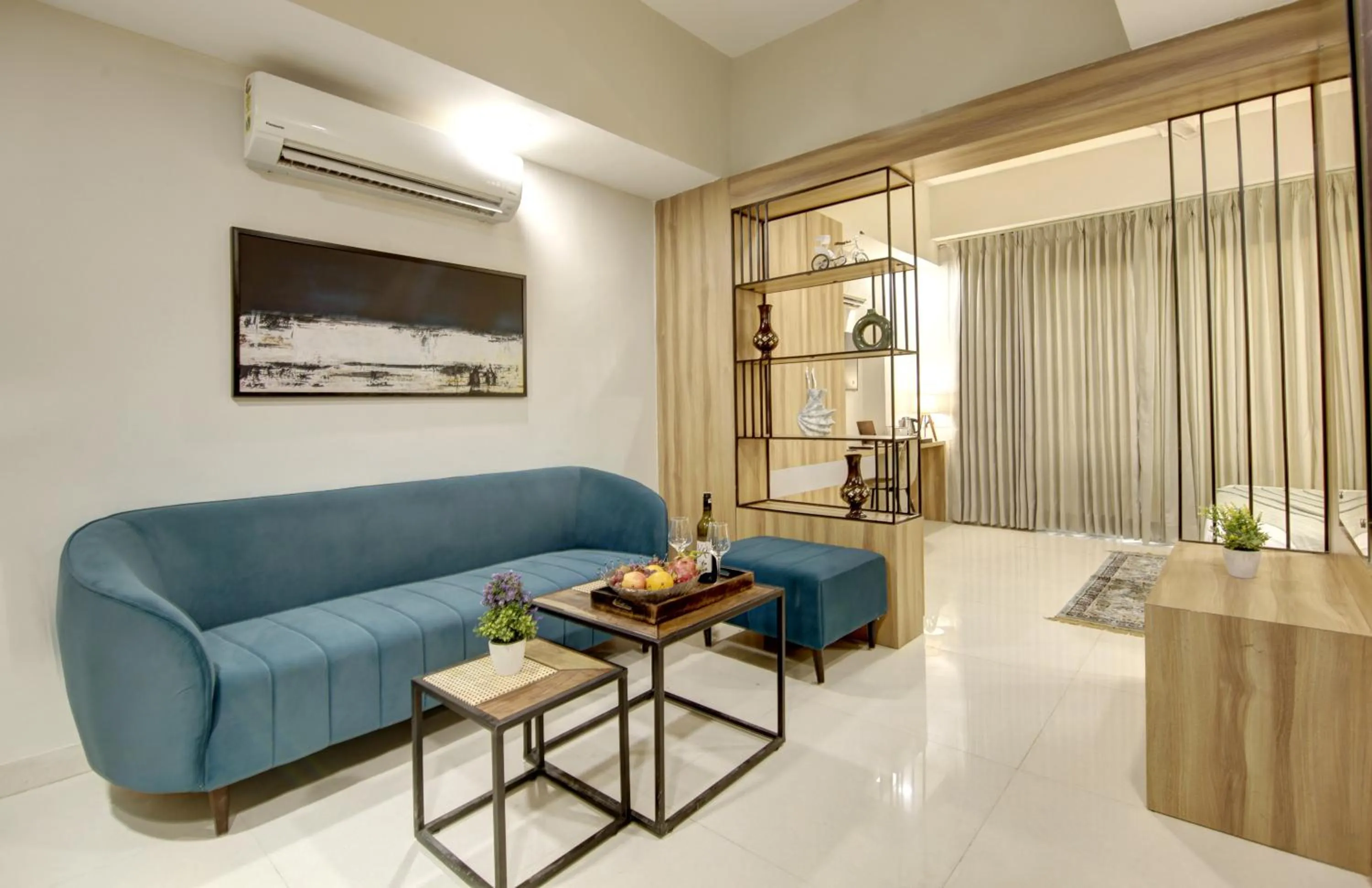 TV and multimedia in Saltstayz Premier - Golf Course Extension Road