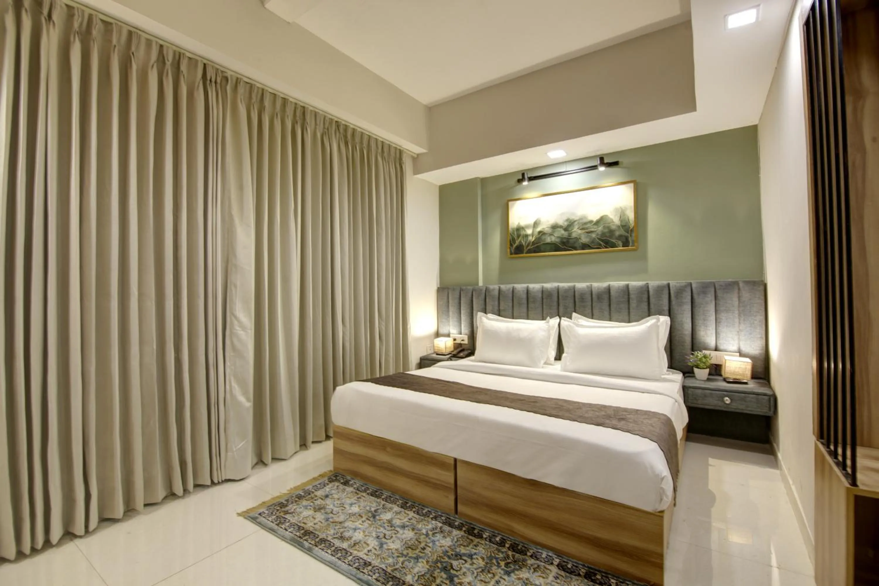 Bed in Saltstayz Premier - Golf Course Extension Road