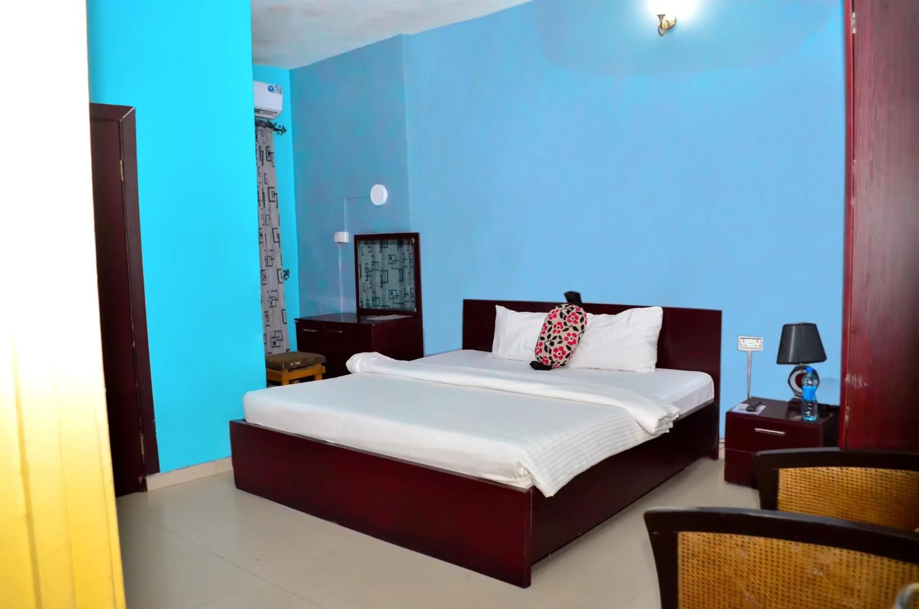 PROXIMA INN