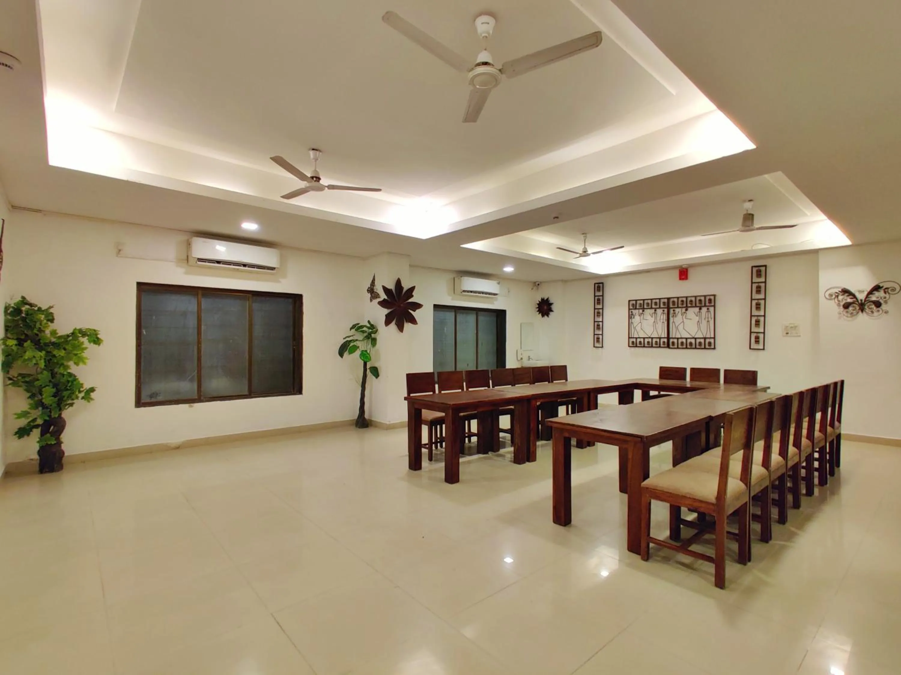 Meeting/conference room in Golden Chariot Hotel Daman