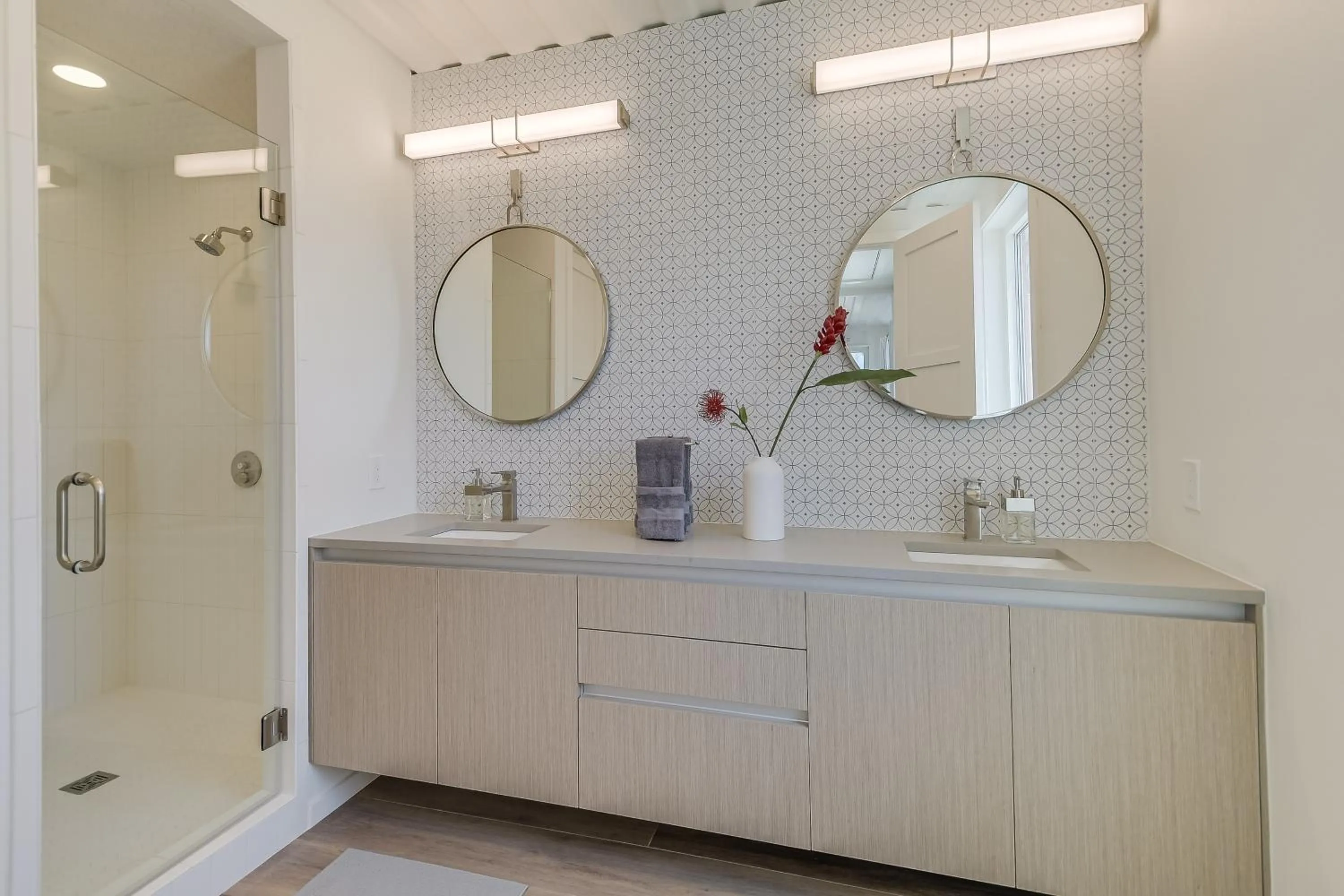 Other in Modern by the Sea Red ES1518