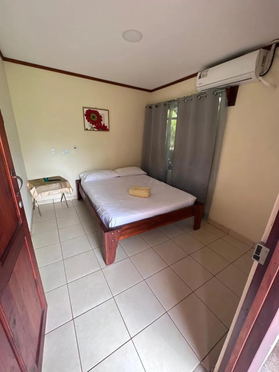 Bed in RIVER SIDE LODGE