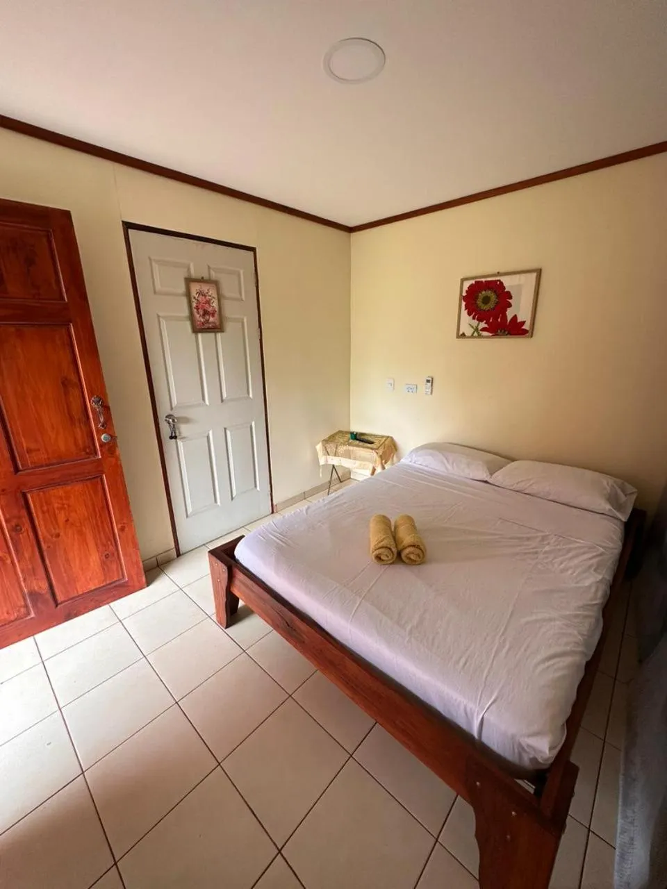 Bed in RIVER SIDE LODGE