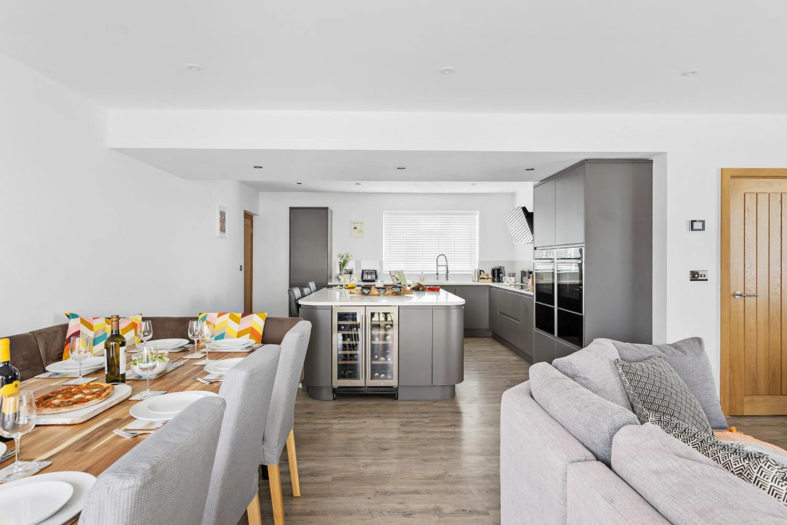 Greenacre - Close to beaches with Hydropool spa