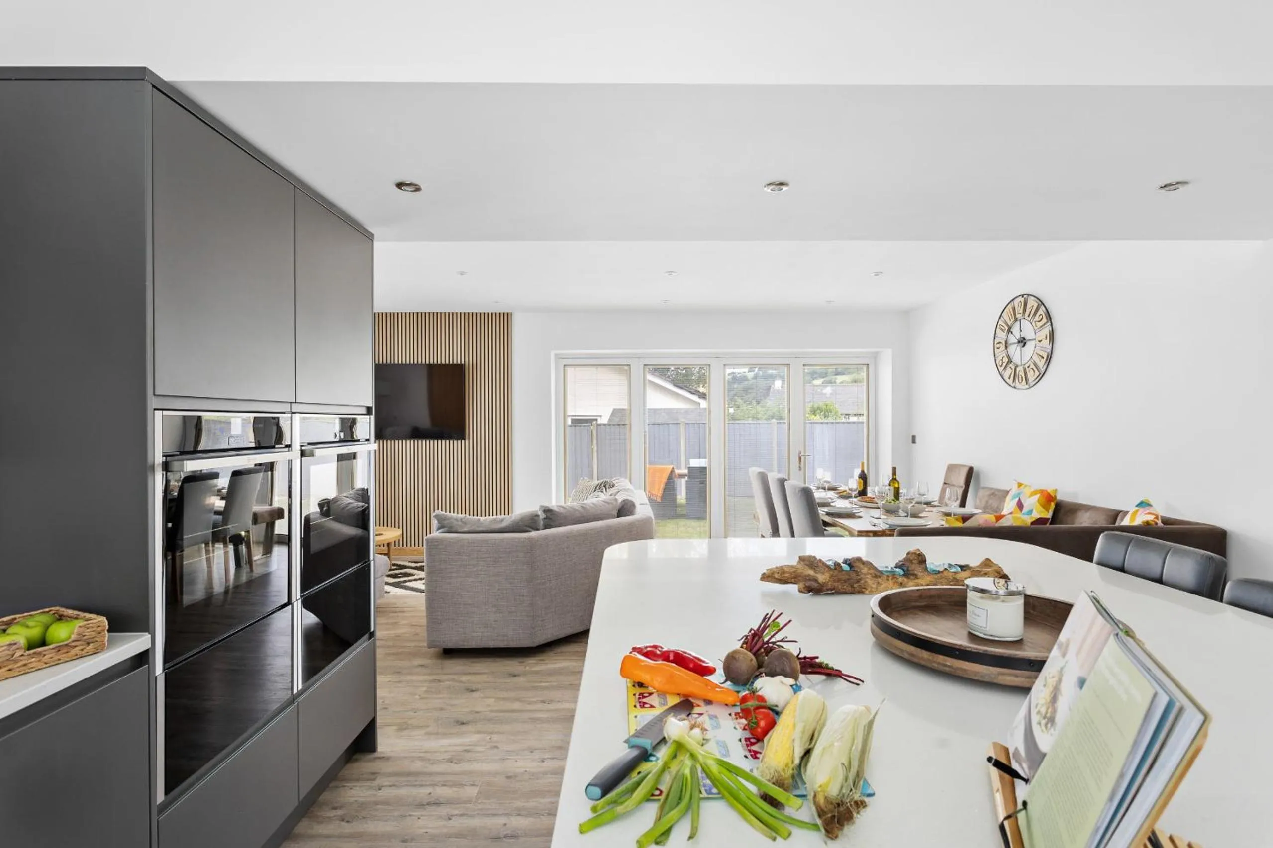 Greenacre - Close to beaches with Hydropool spa