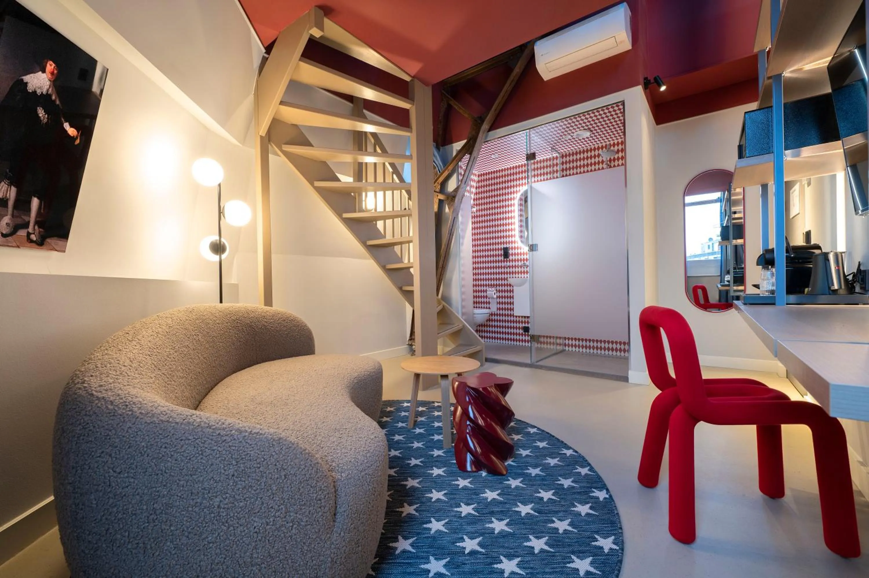 TV and multimedia in City Hotel Rembrandt Square - Just renovated