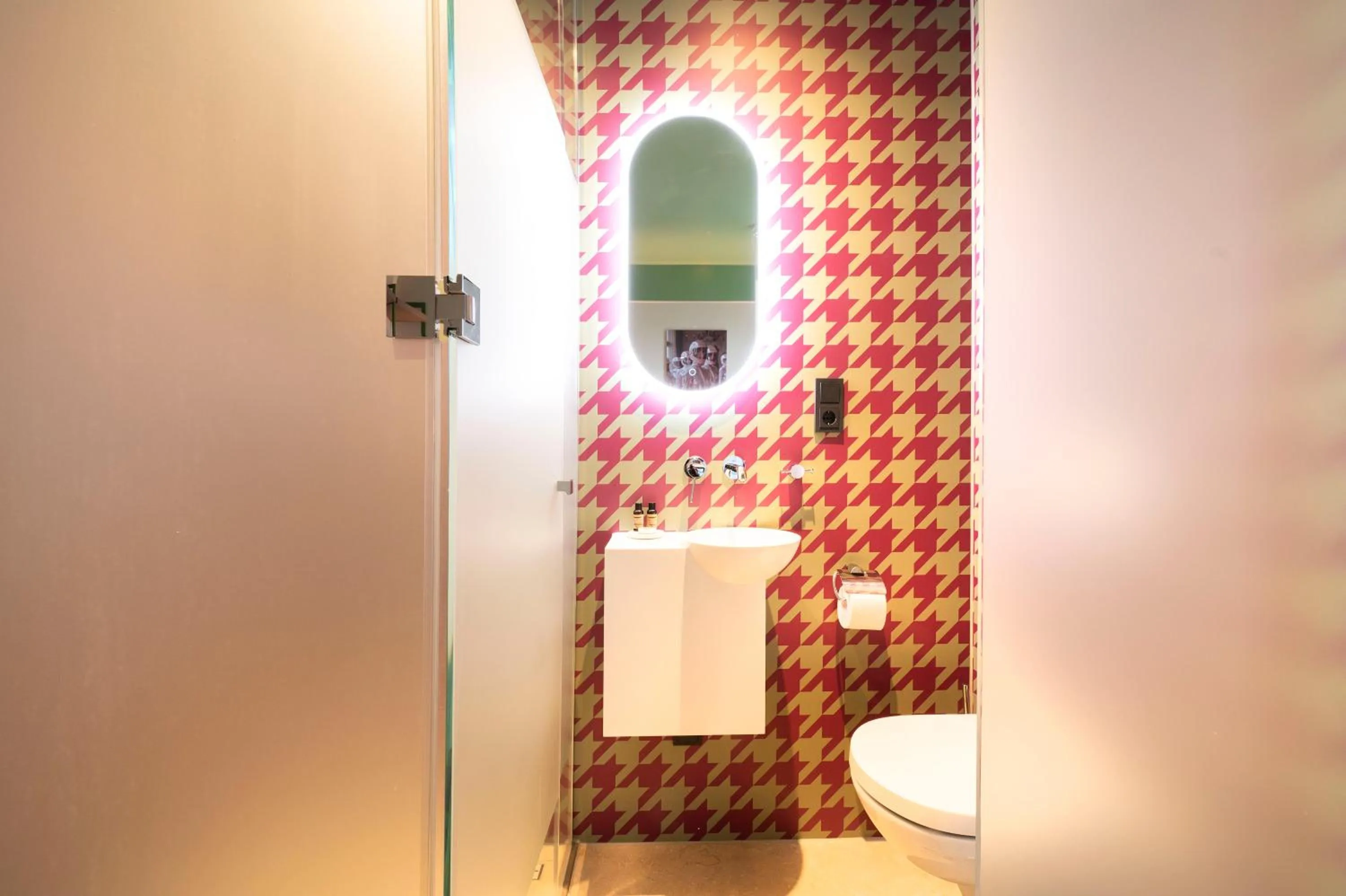 Bathroom in City Hotel Rembrandt Square - Just renovated