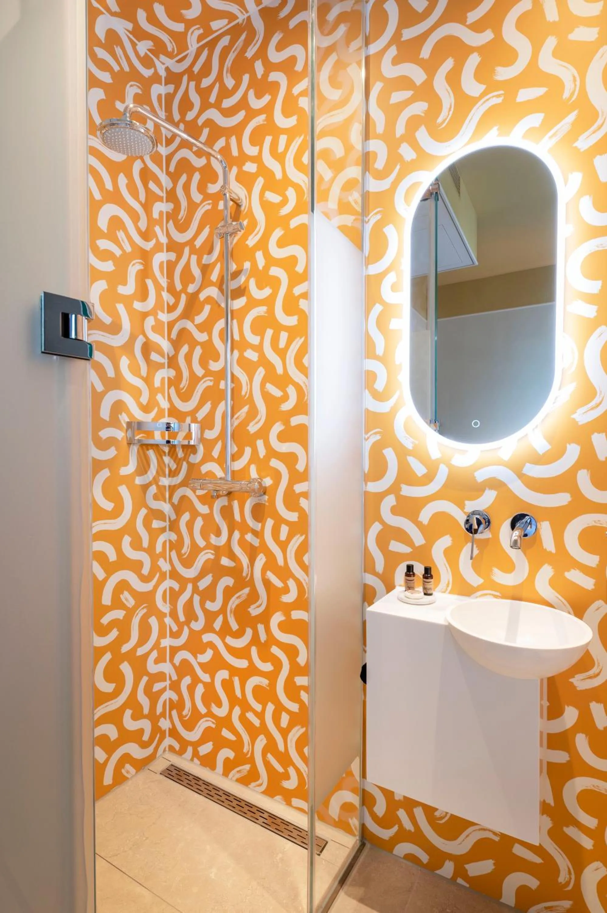 Bathroom in City Hotel Rembrandt Square - Just renovated