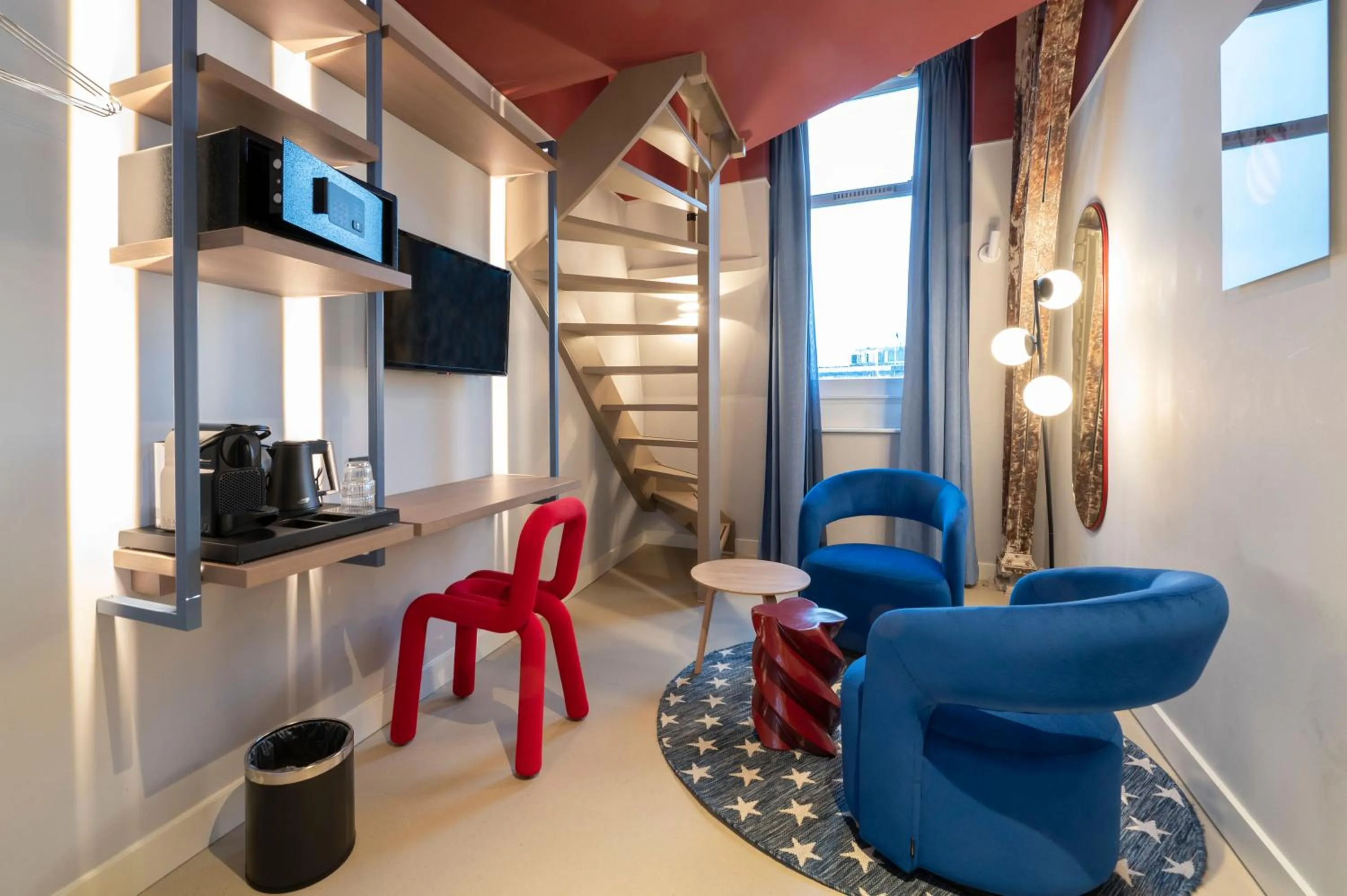 TV and multimedia in City Hotel Rembrandt Square - Just renovated