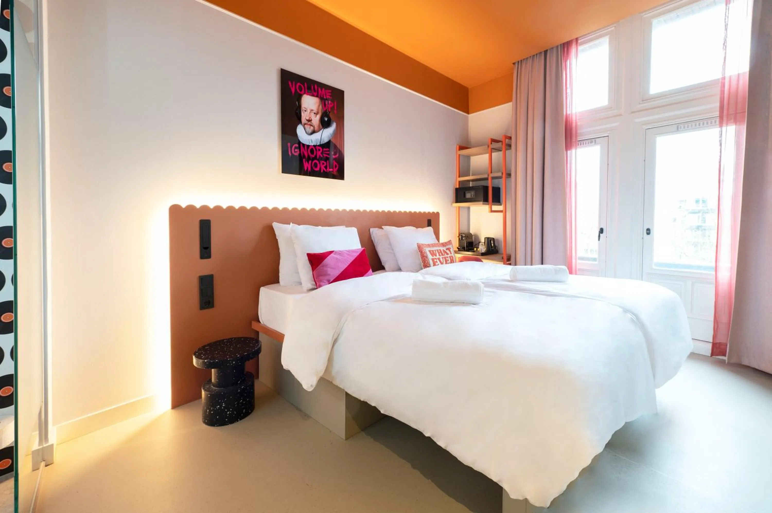 Bed in City Hotel Rembrandt Square - Just renovated