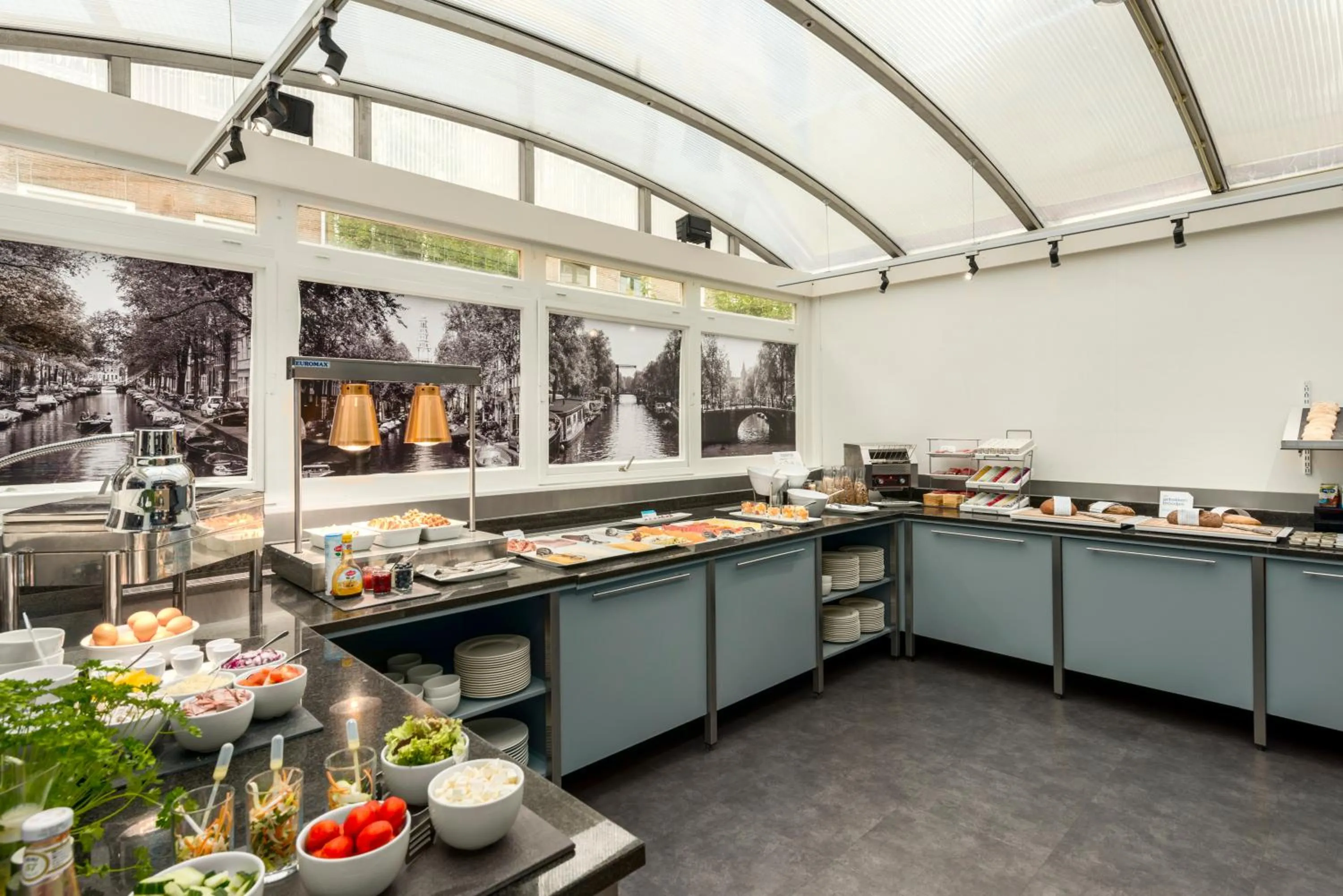 Breakfast in City Hotel Rembrandt Square - Just renovated