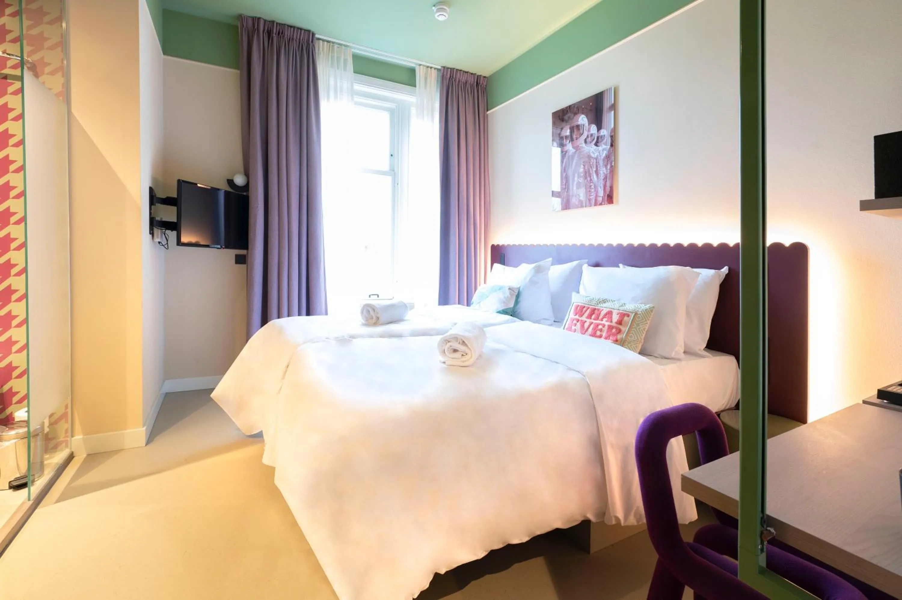 Bed in City Hotel Rembrandt Square - Just renovated