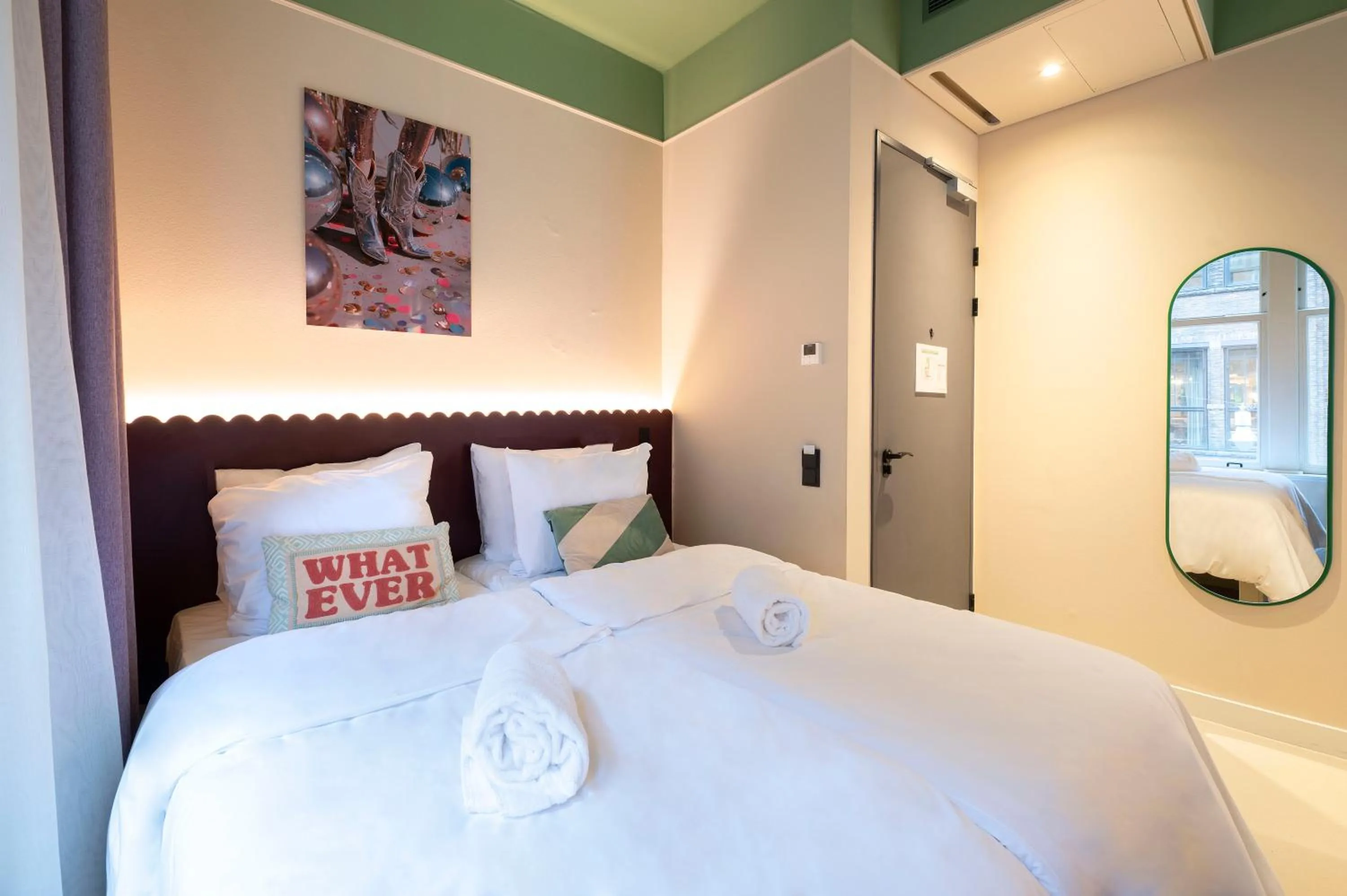 Bed in City Hotel Rembrandt Square - Just renovated