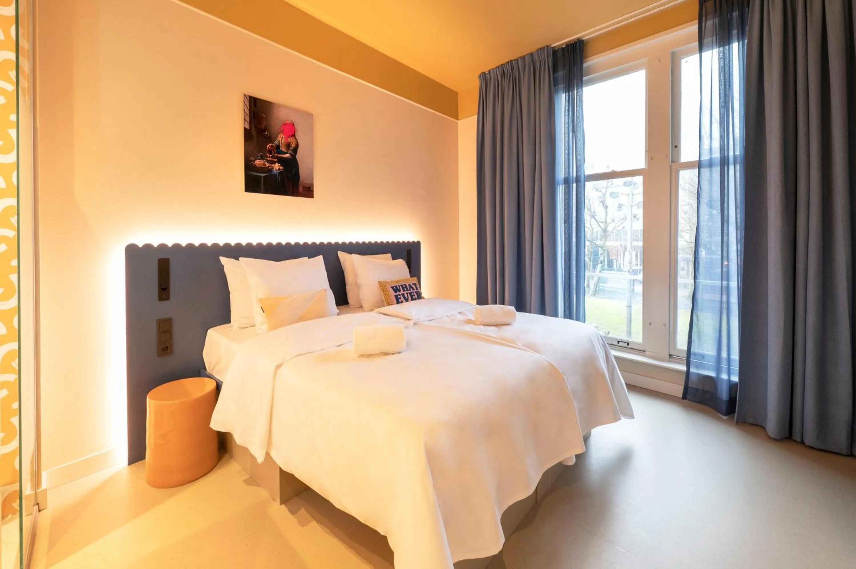 Bed in City Hotel Rembrandt Square - Just renovated