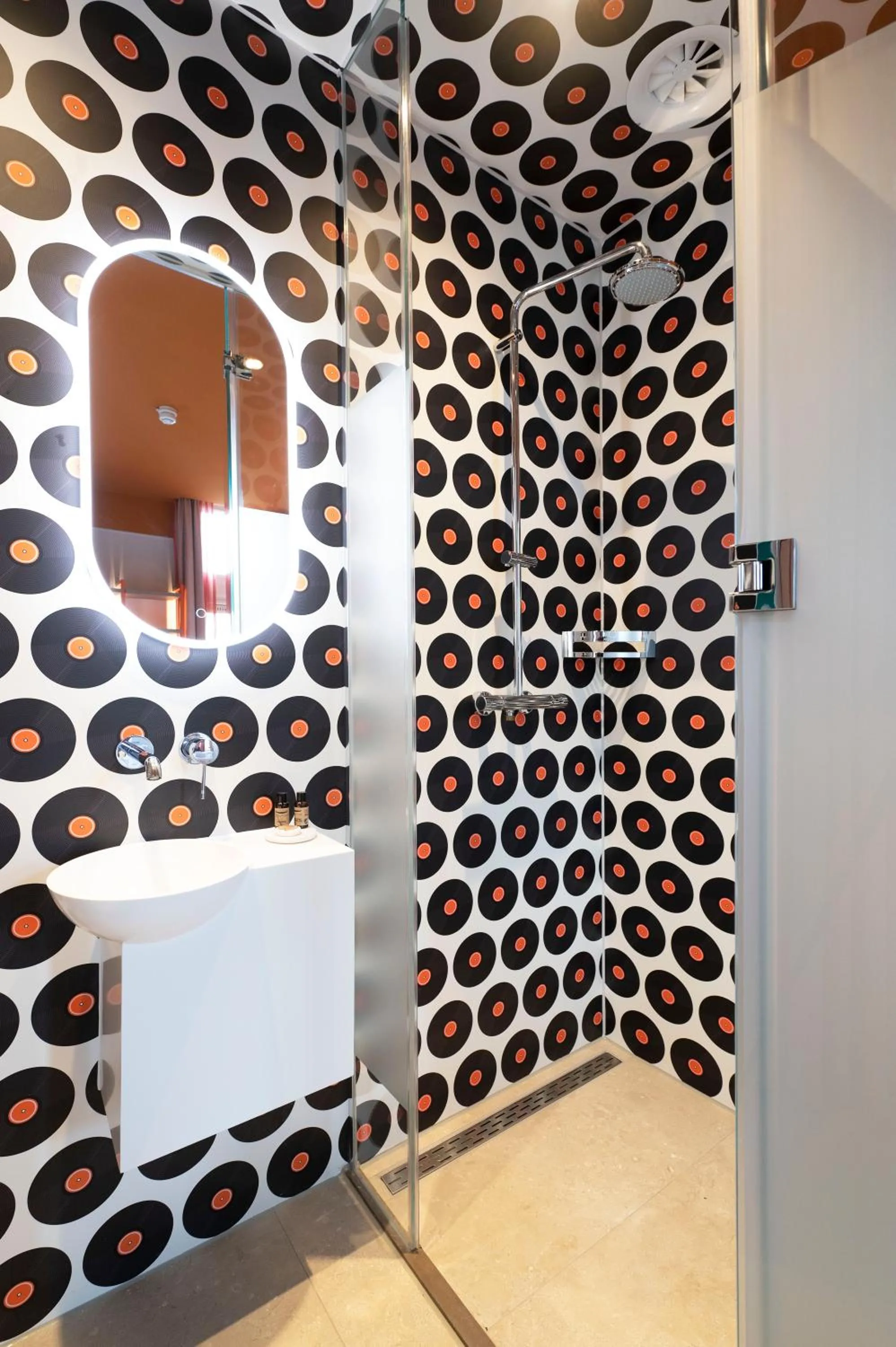 Bathroom in City Hotel Rembrandt Square - Just renovated