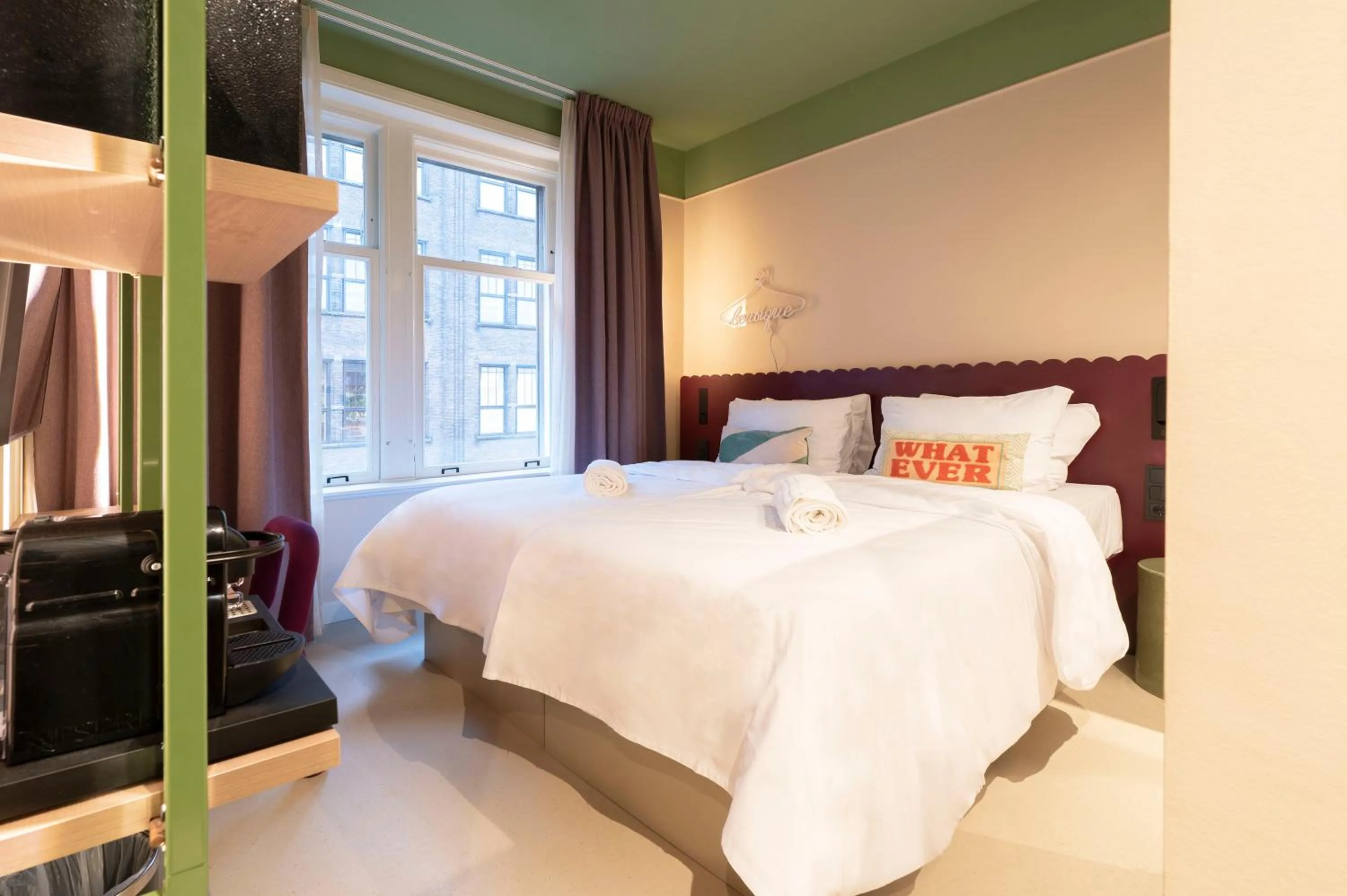 Bed in City Hotel Rembrandt Square - Just renovated