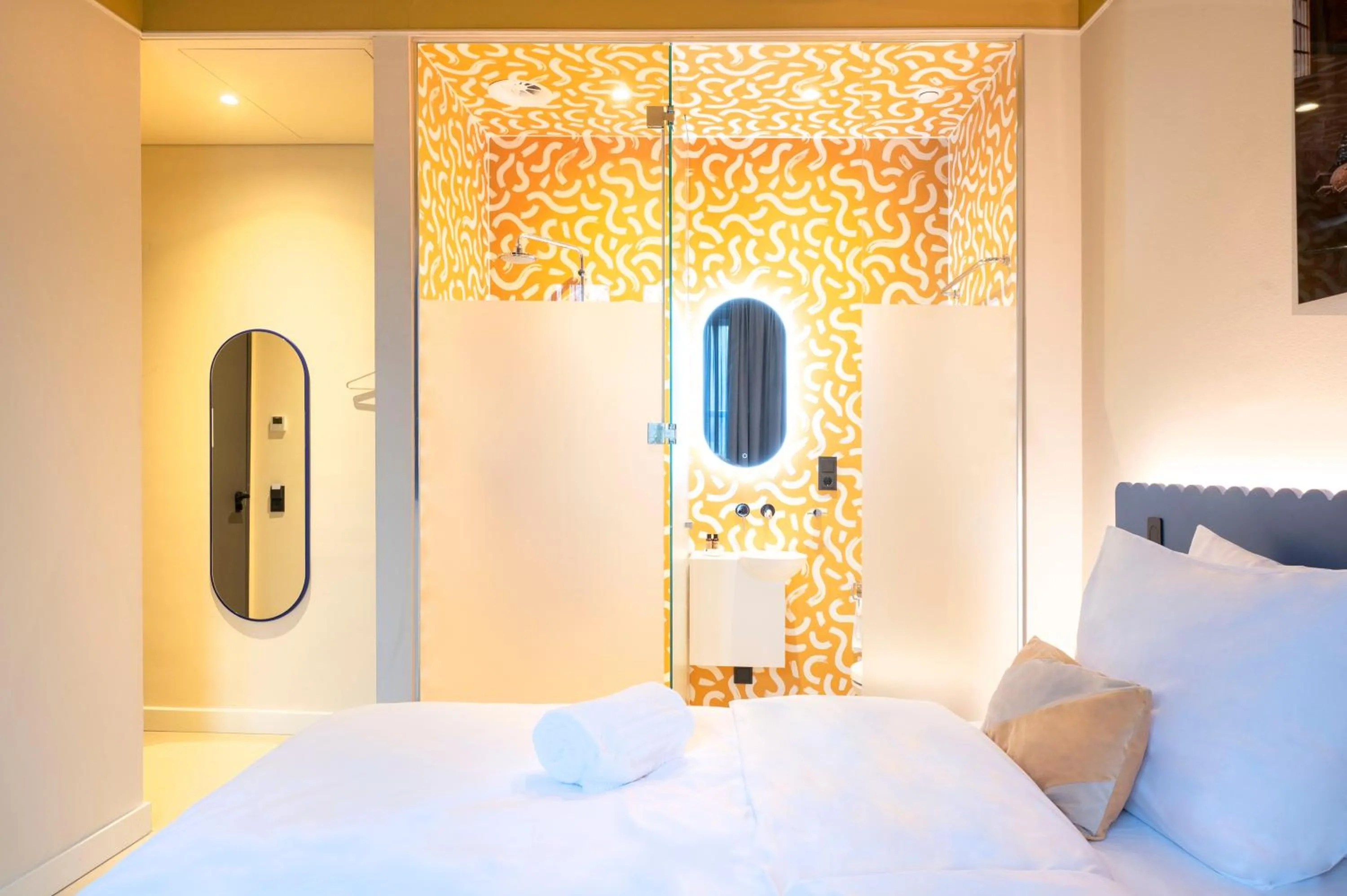 Bed in City Hotel Rembrandt Square - Just renovated