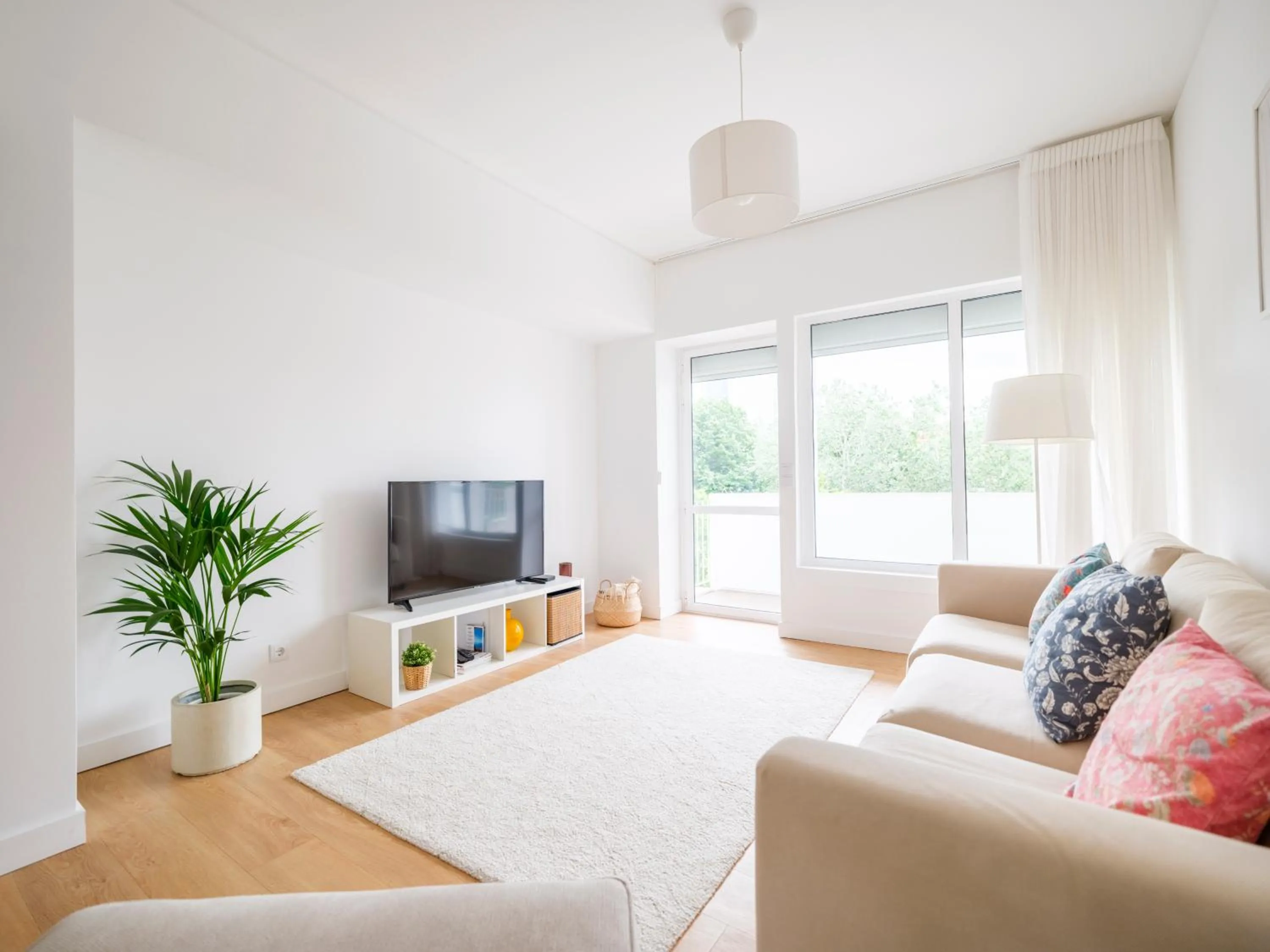 Olivais Spacious Apartment near airport