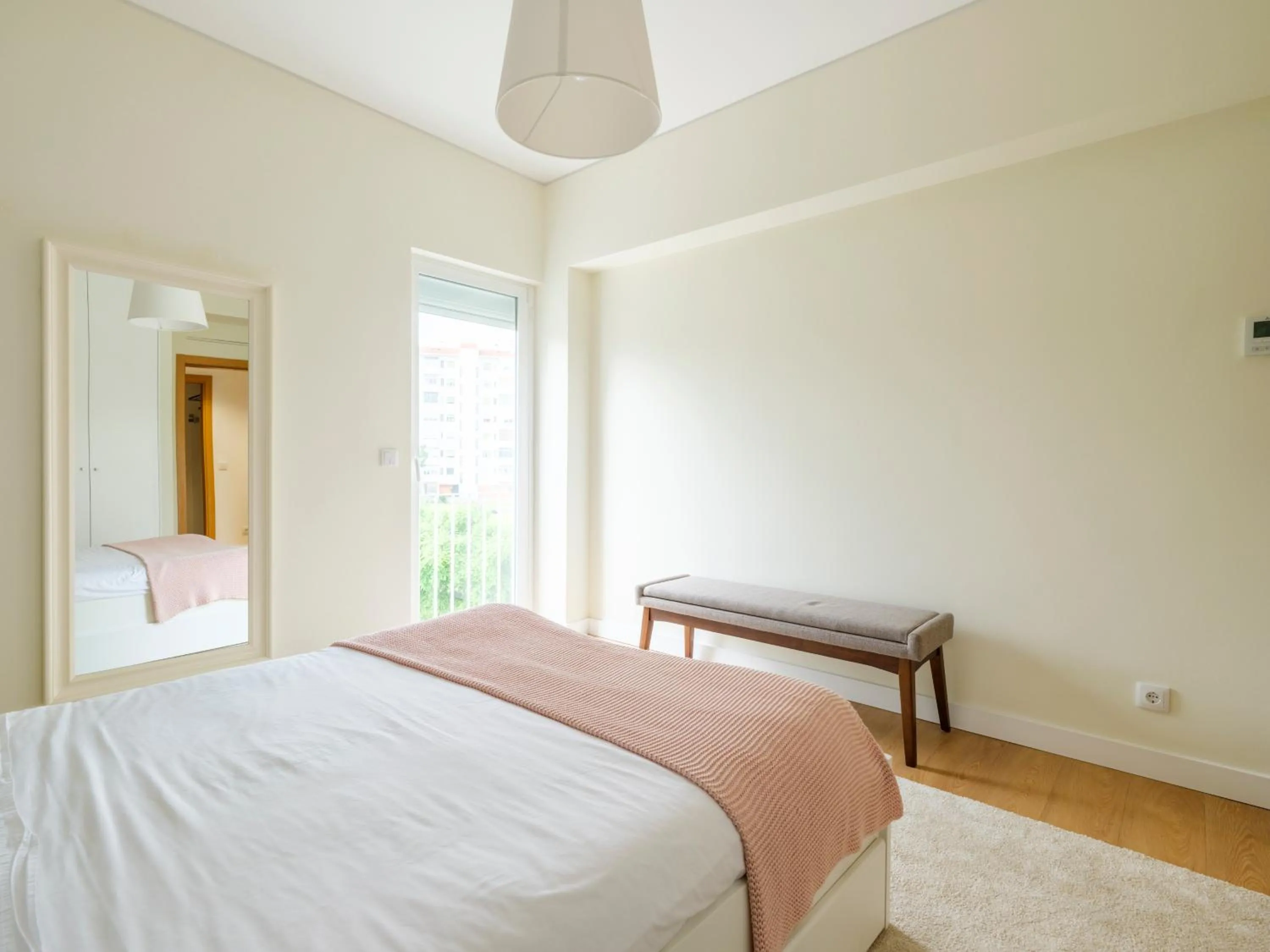 Olivais Spacious Apartment near airport