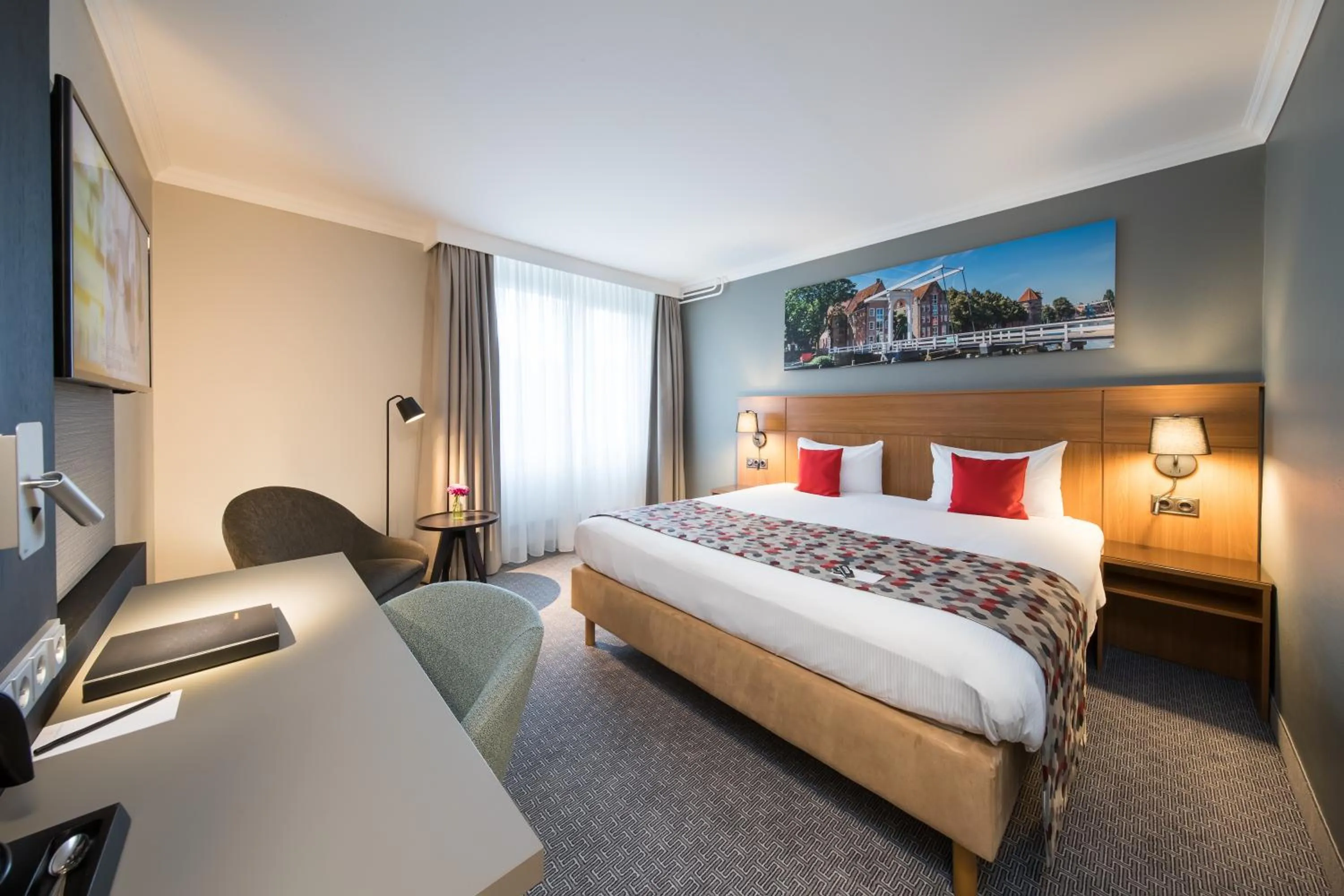 Photo of the whole room, Bed in Bilderberg Grand Hotel Wientjes