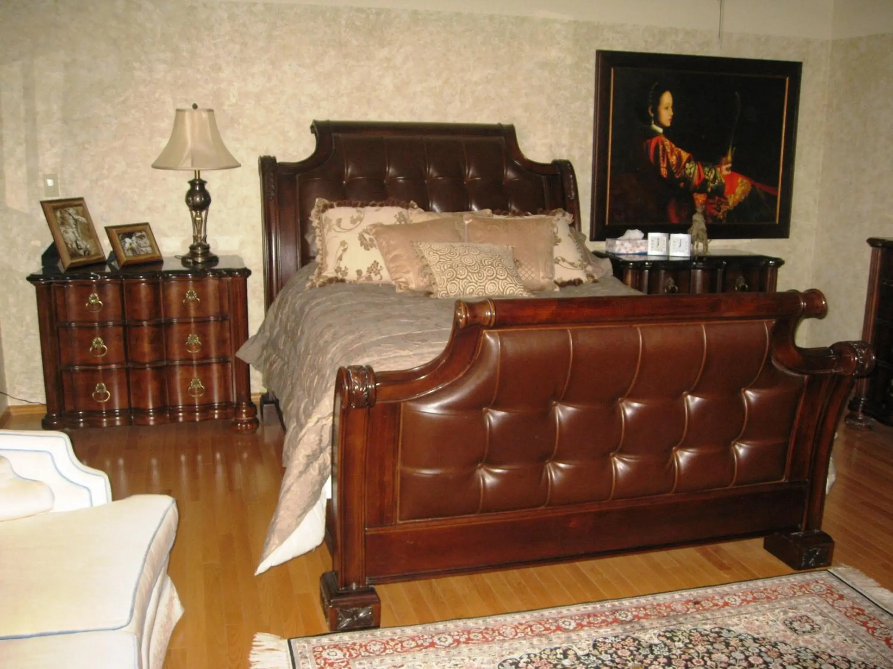 Queen Room with Spa Bath in McDougall Lane Bed & Breakfast Queen Room with Spa Bath in McDougall Lane Bed & Breakfast