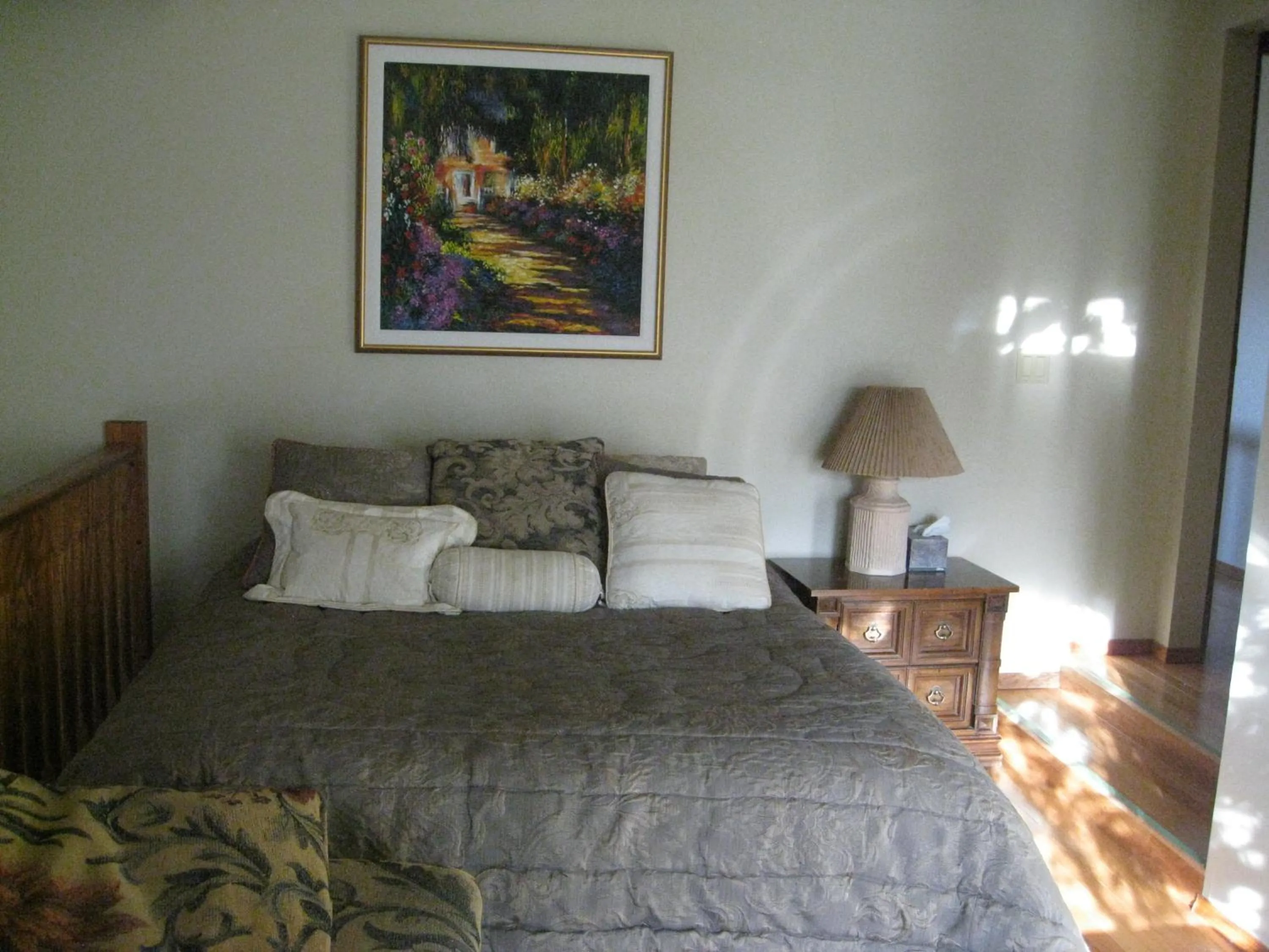 Bed in McDougall Lane Bed & Breakfast