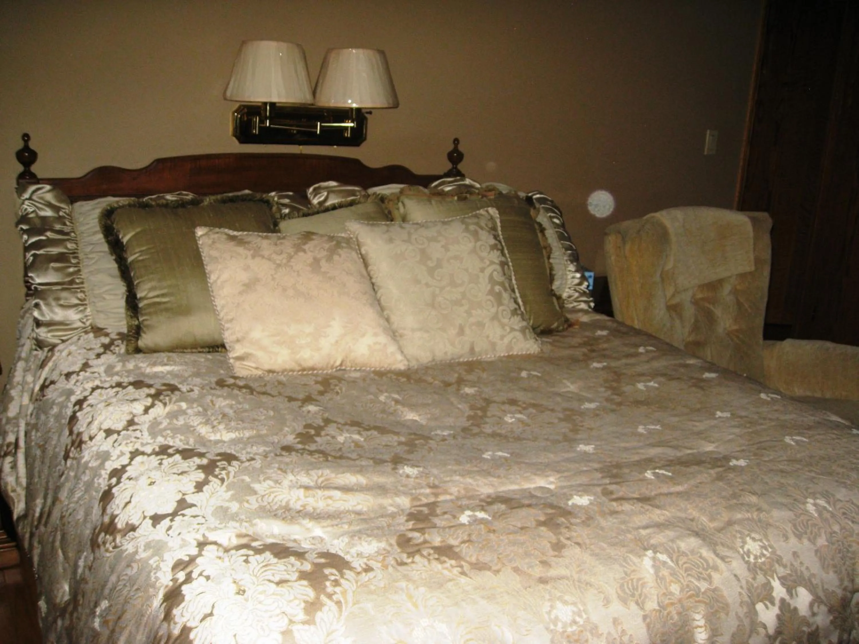 Bed in McDougall Lane Bed & Breakfast
