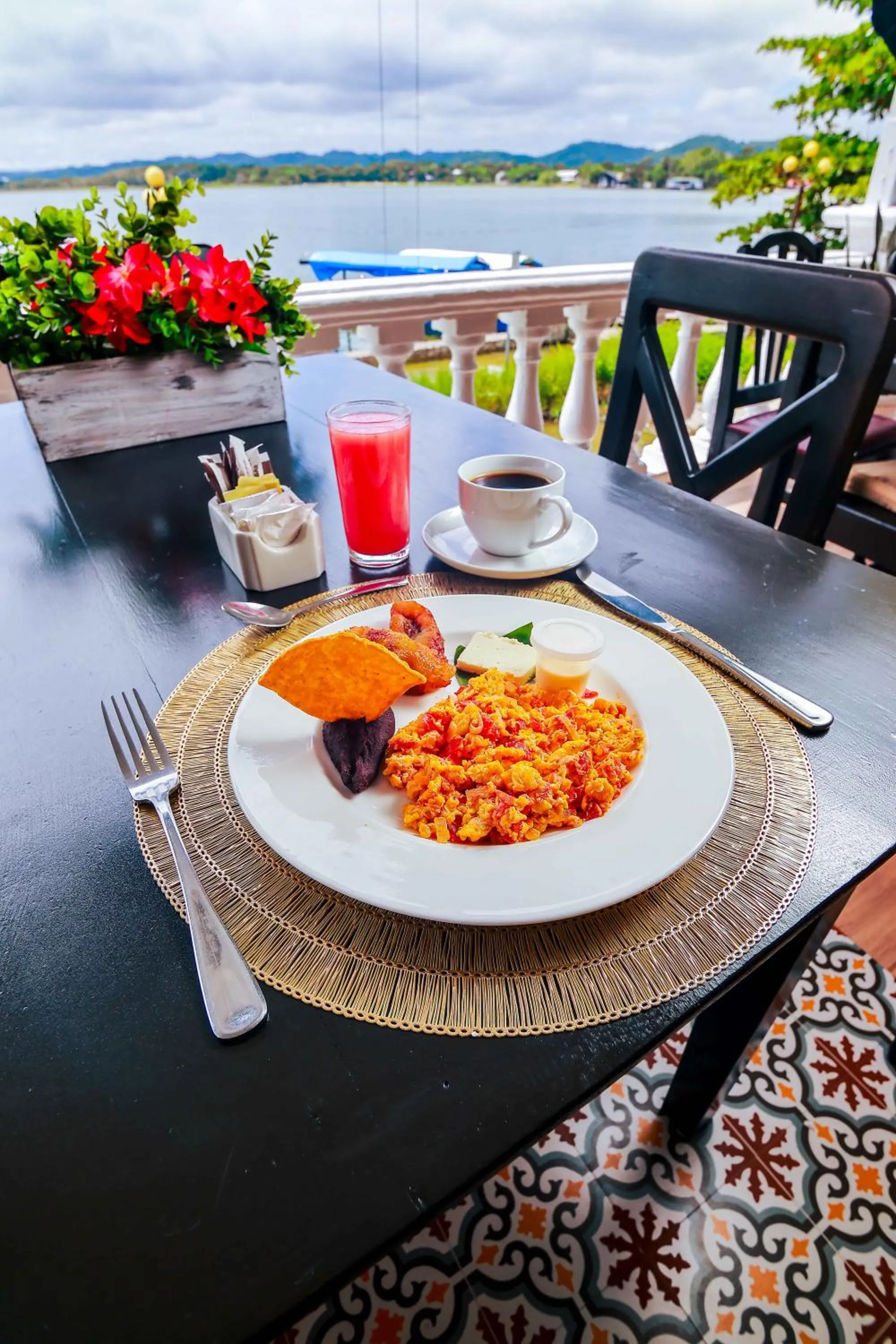 Breakfast in Hotel Villa del Lago