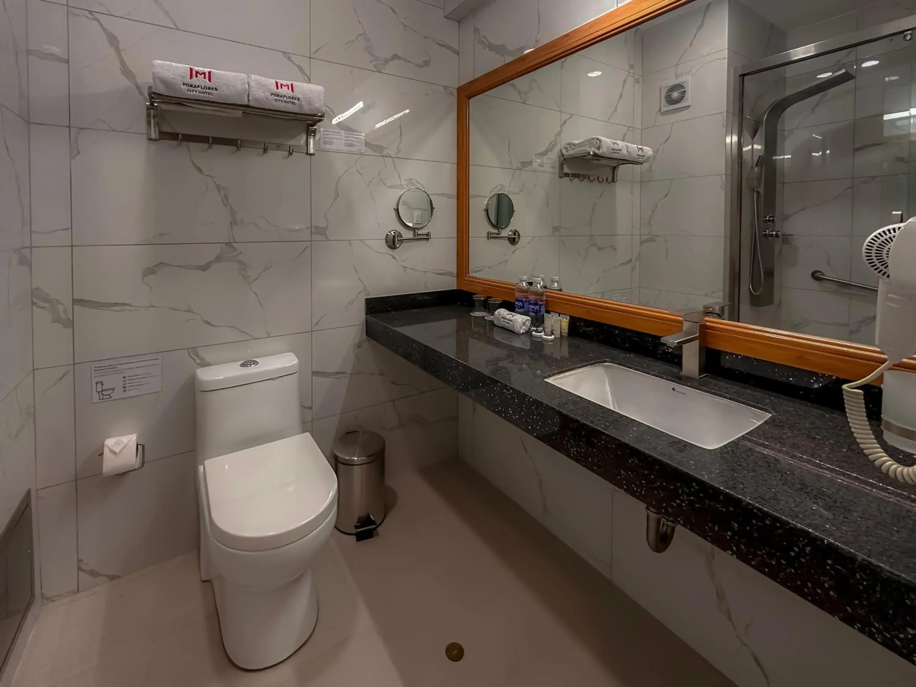 Twin Room with View in MIRAFLORES CITY HOTEL Twin Room with View in MIRAFLORES CITY HOTEL