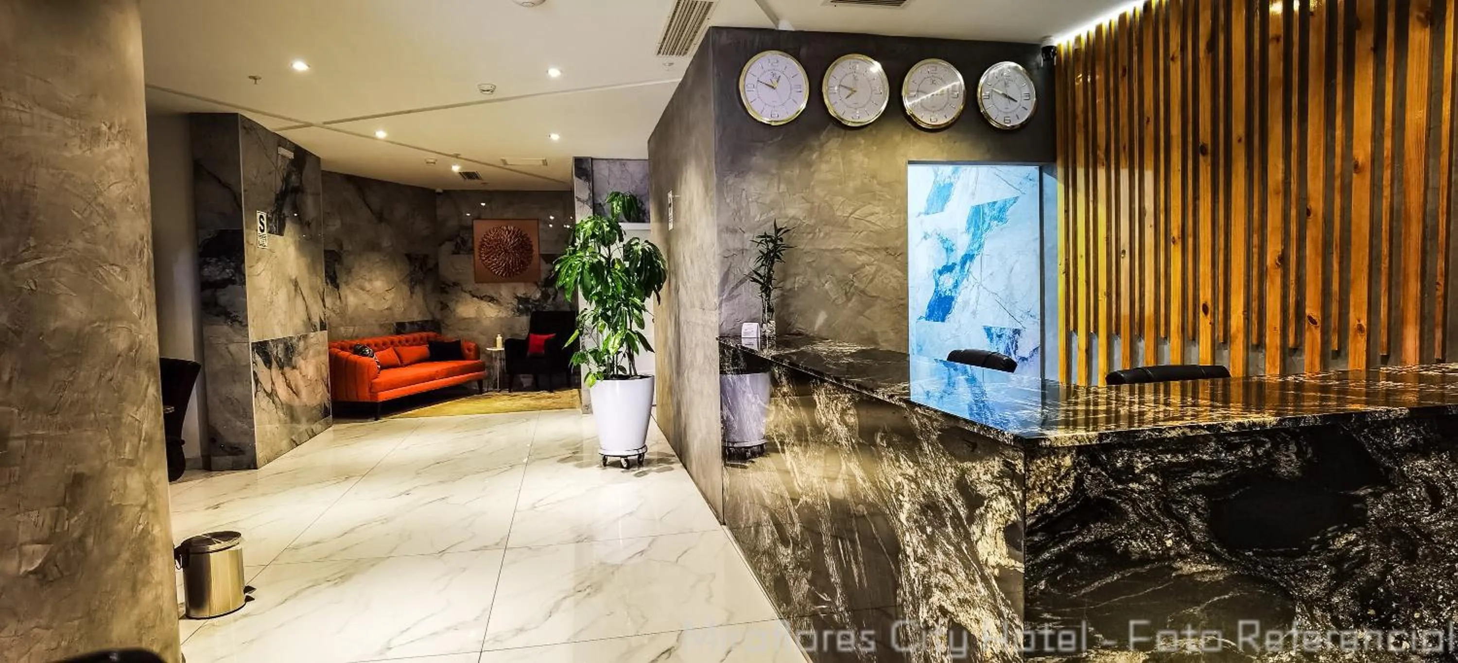 Living room in MIRAFLORES CITY HOTEL