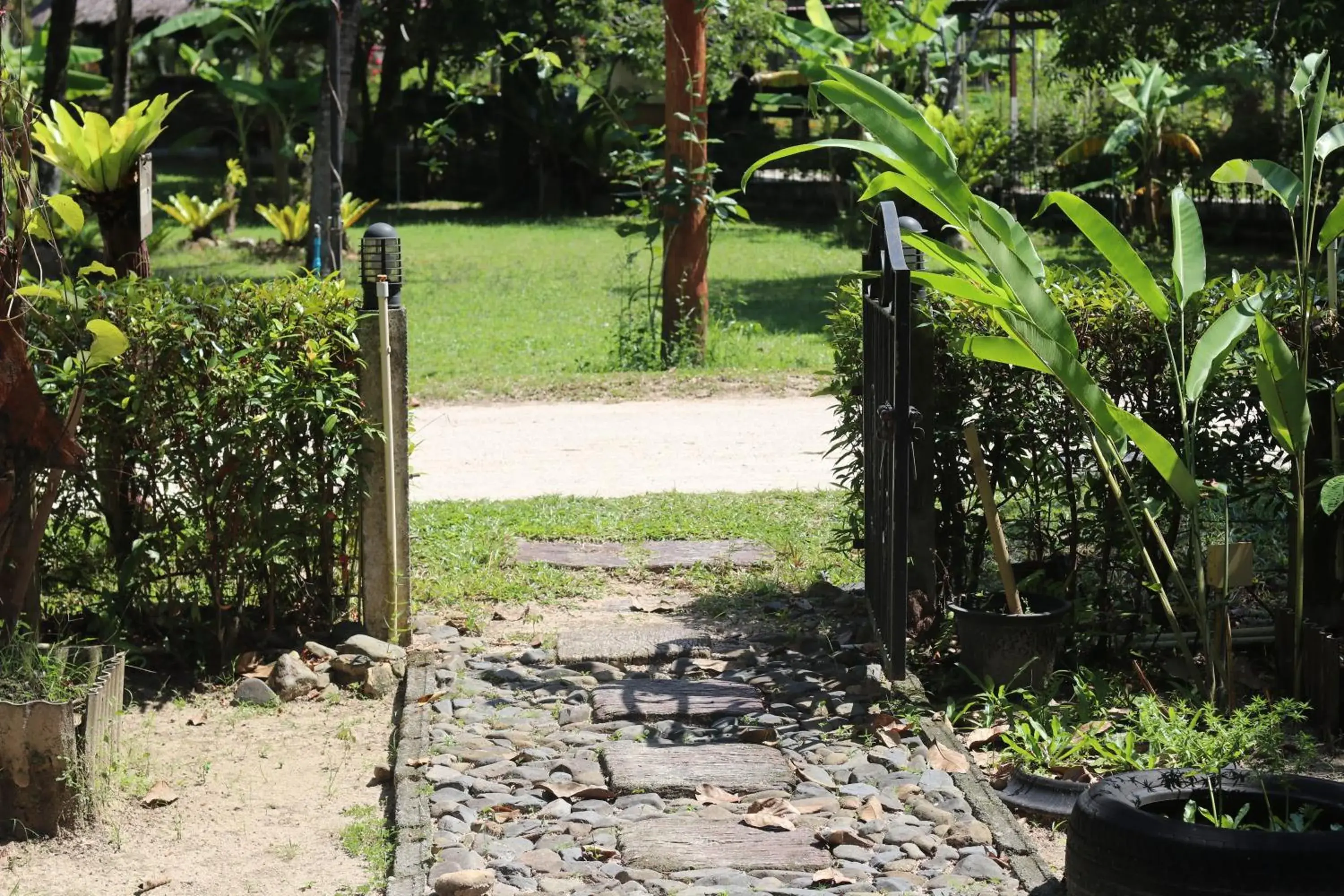 Facade/entrance in Sawasdee Lagoon Camping & Restaurant Facade/entrance in Sawasdee Lagoon Camping & Restaurant
