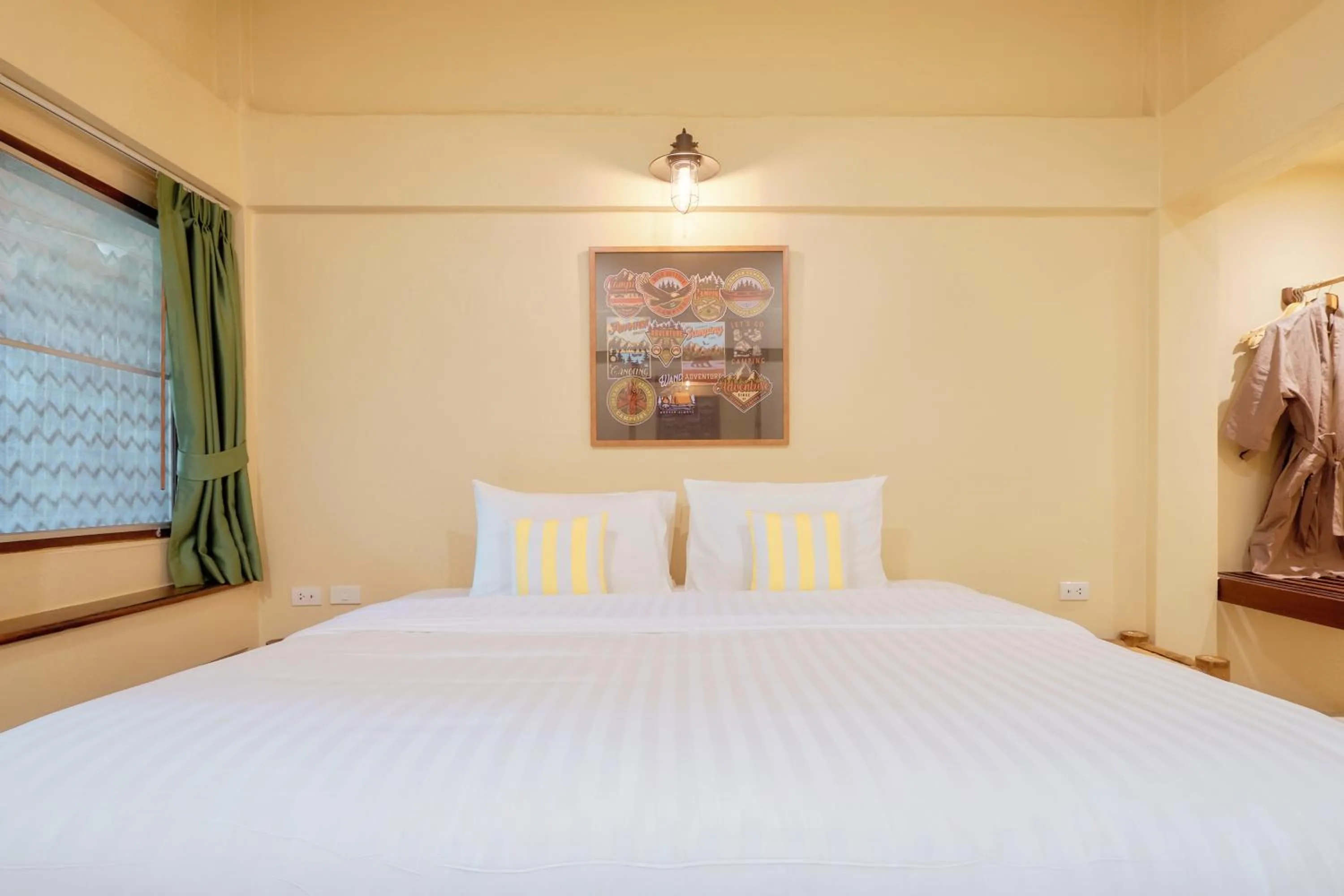 Bed in Sawasdee Lagoon Camping & Restaurant