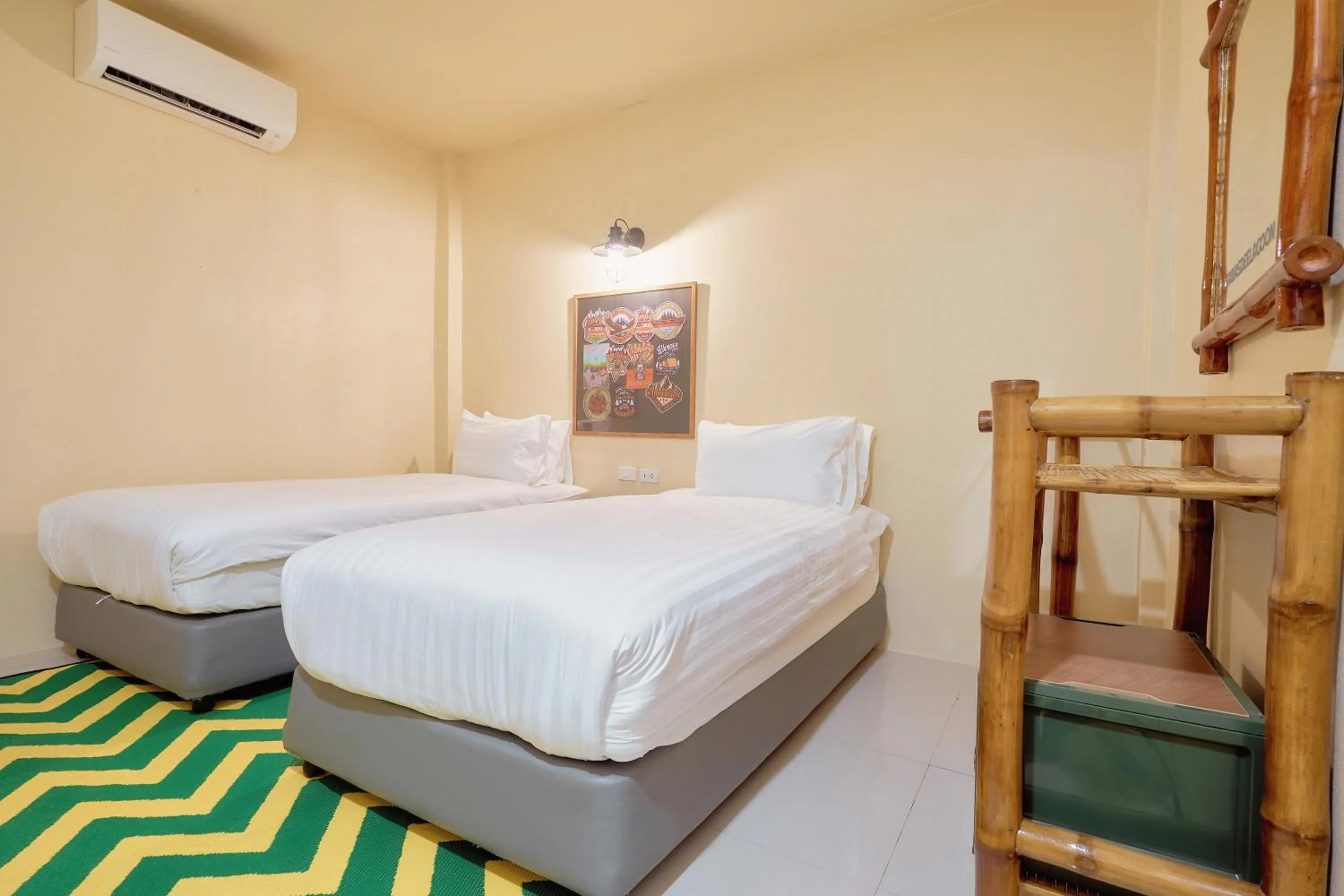 Bed in Sawasdee Lagoon Camping & Restaurant