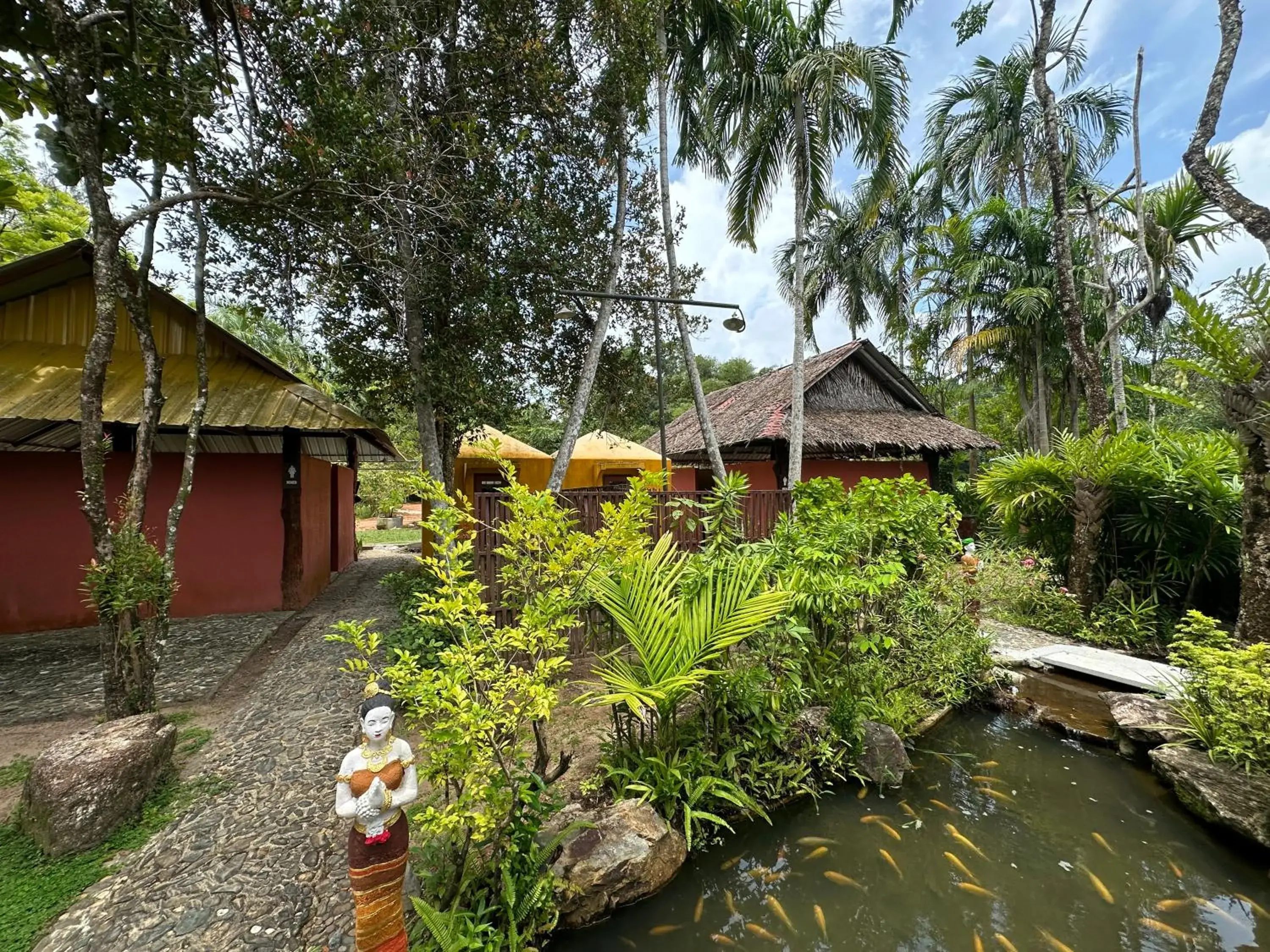 Property building in Sawasdee Lagoon Camping & Restaurant Property building in Sawasdee Lagoon Camping & Restaurant