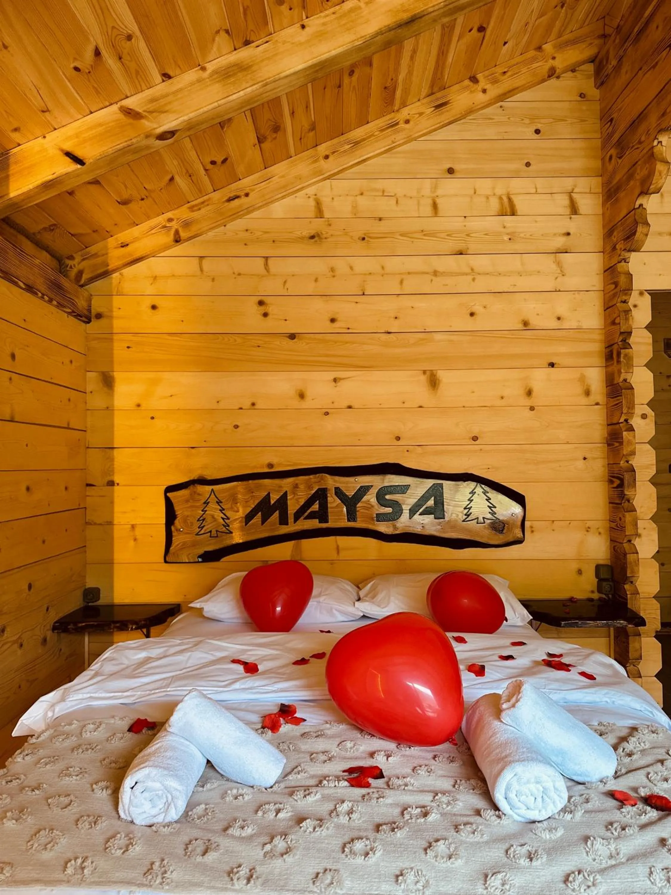 Bed in Maysa Suit Bungalov