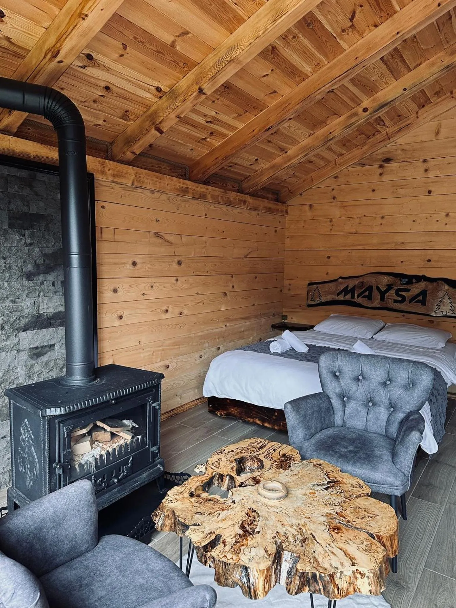 Photo of the whole room, Bed in Maysa Suit Bungalov