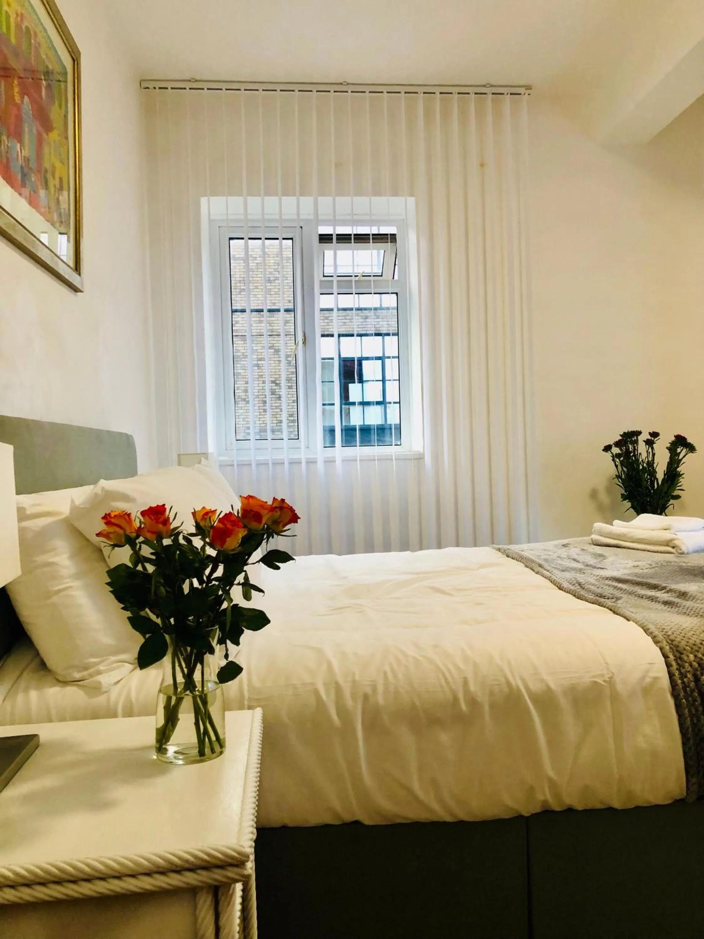 Bed in City location- 2 bedroom apartment