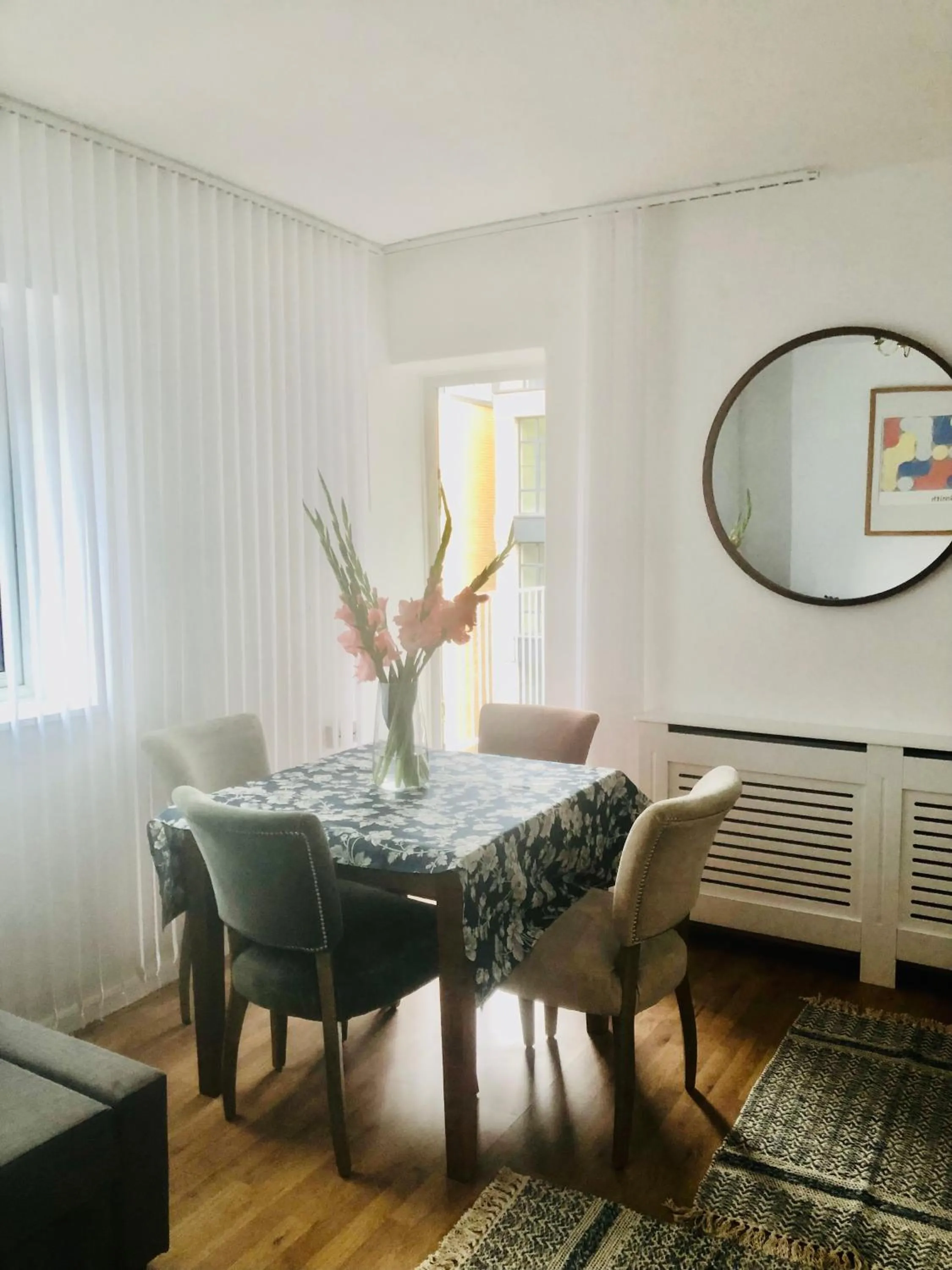 City location- 2 bedroom apartment