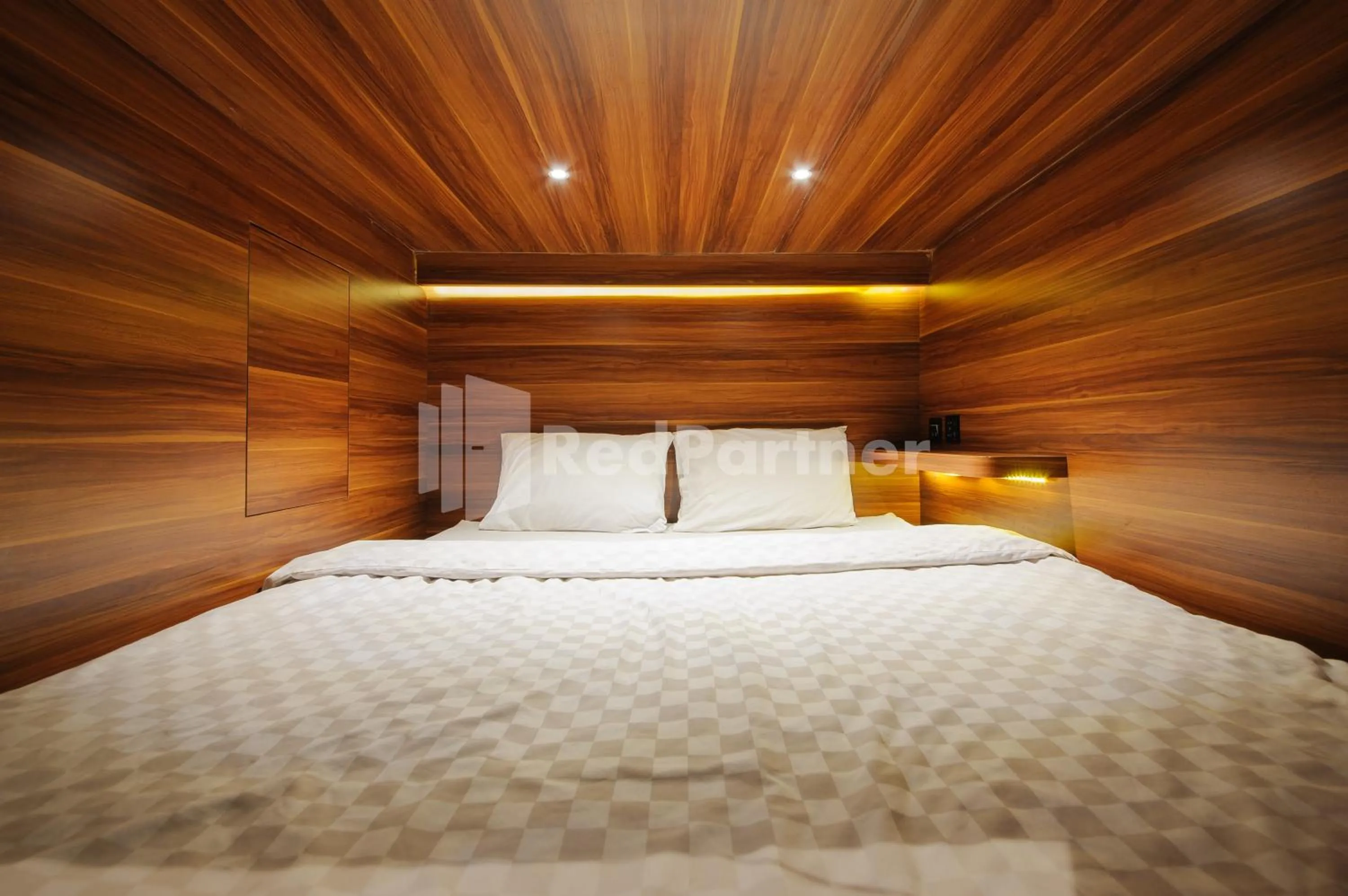 Bedroom, Bed in Ketje Luxury Capsule Mitra RedDoorz